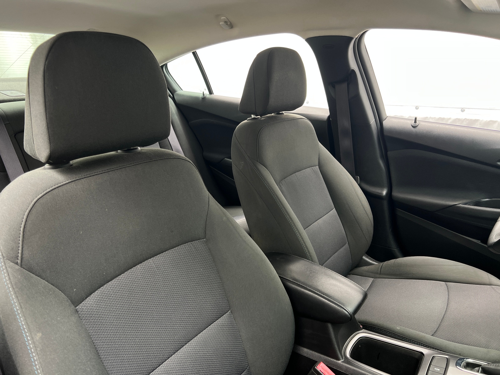 Thumbnail: 2017 Chevrolet Cruze - 2