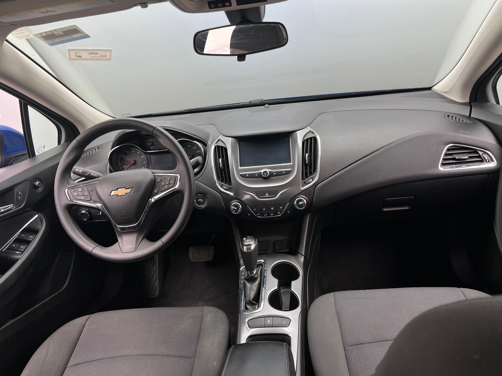 Thumbnail: 2017 Chevrolet Cruze - 3