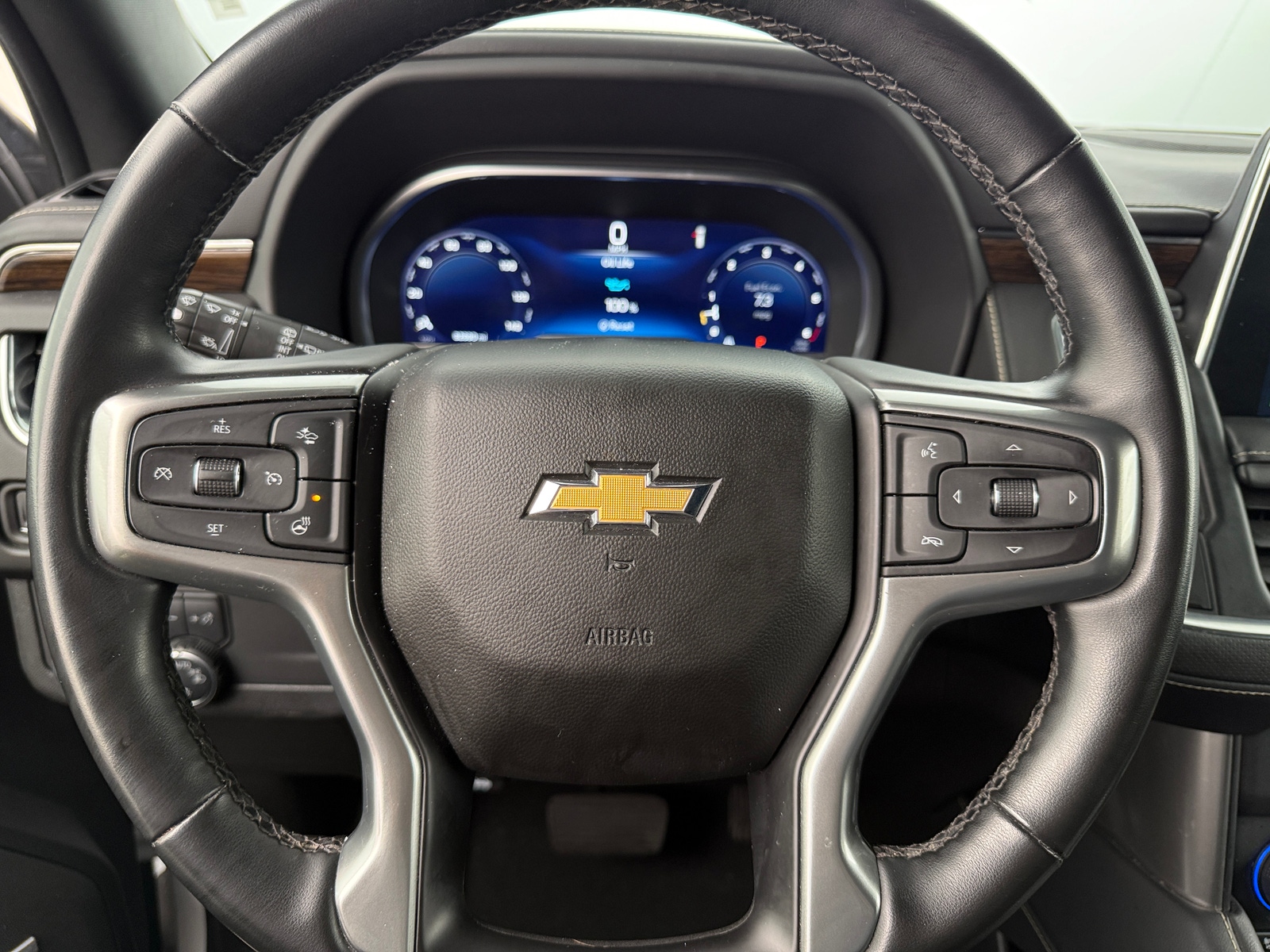 Thumbnail: 2023 Chevrolet Suburban - 4