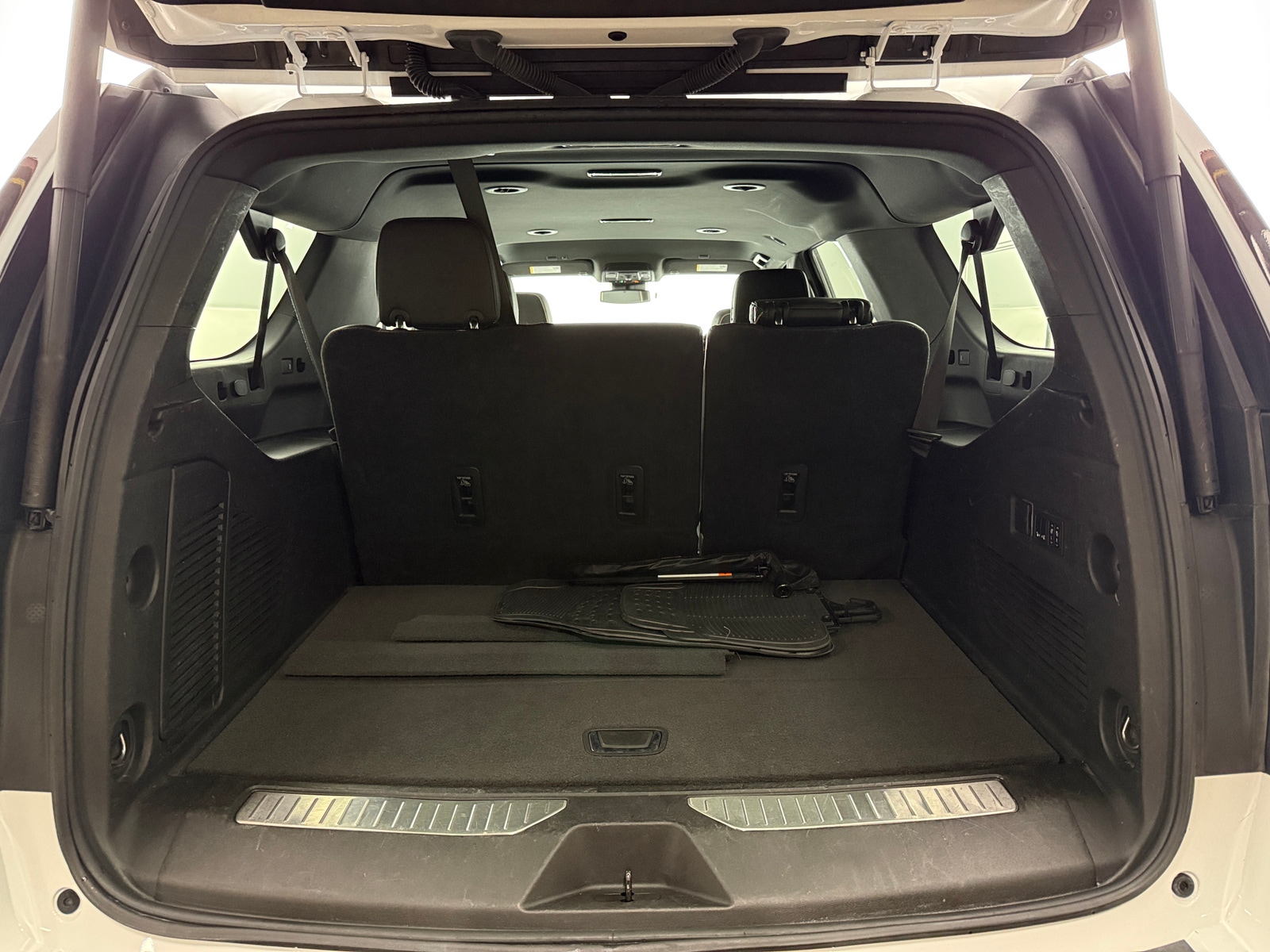 Thumbnail: 2023 Chevrolet Suburban - 6