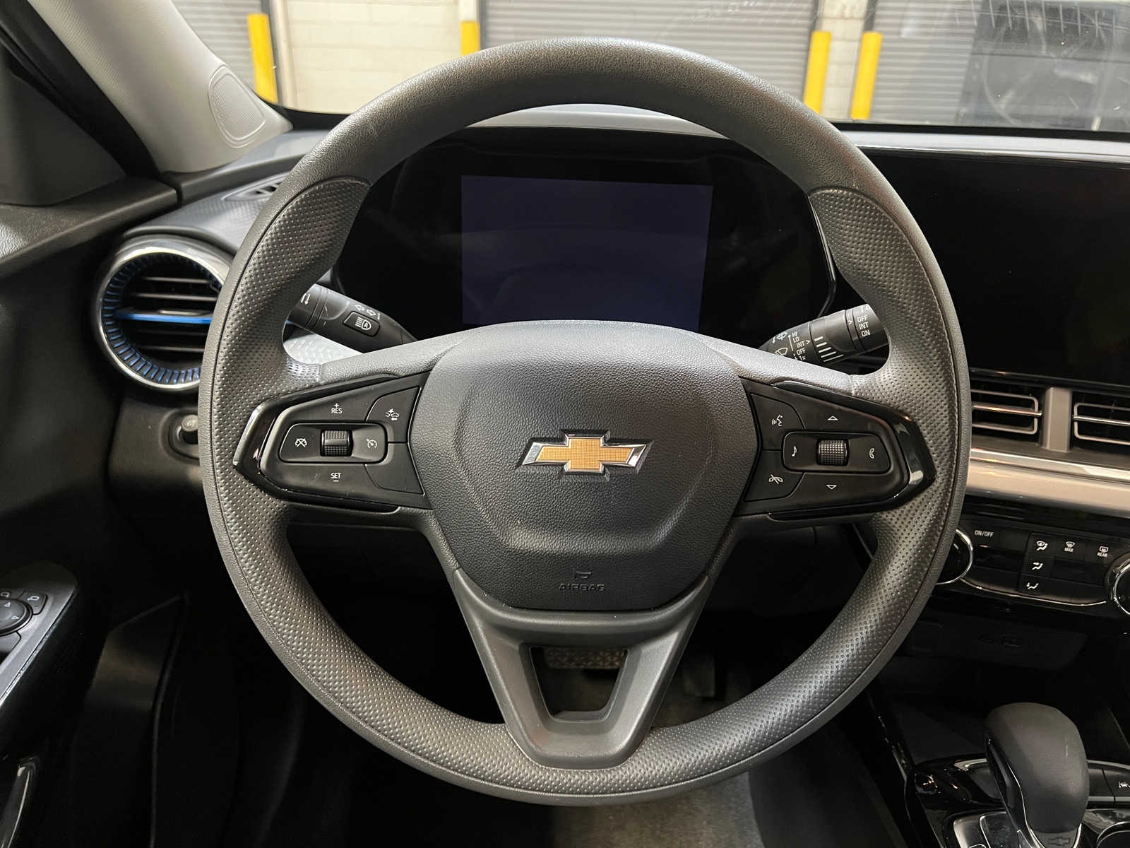 Thumbnail: 2025 Chevrolet Trax - 5