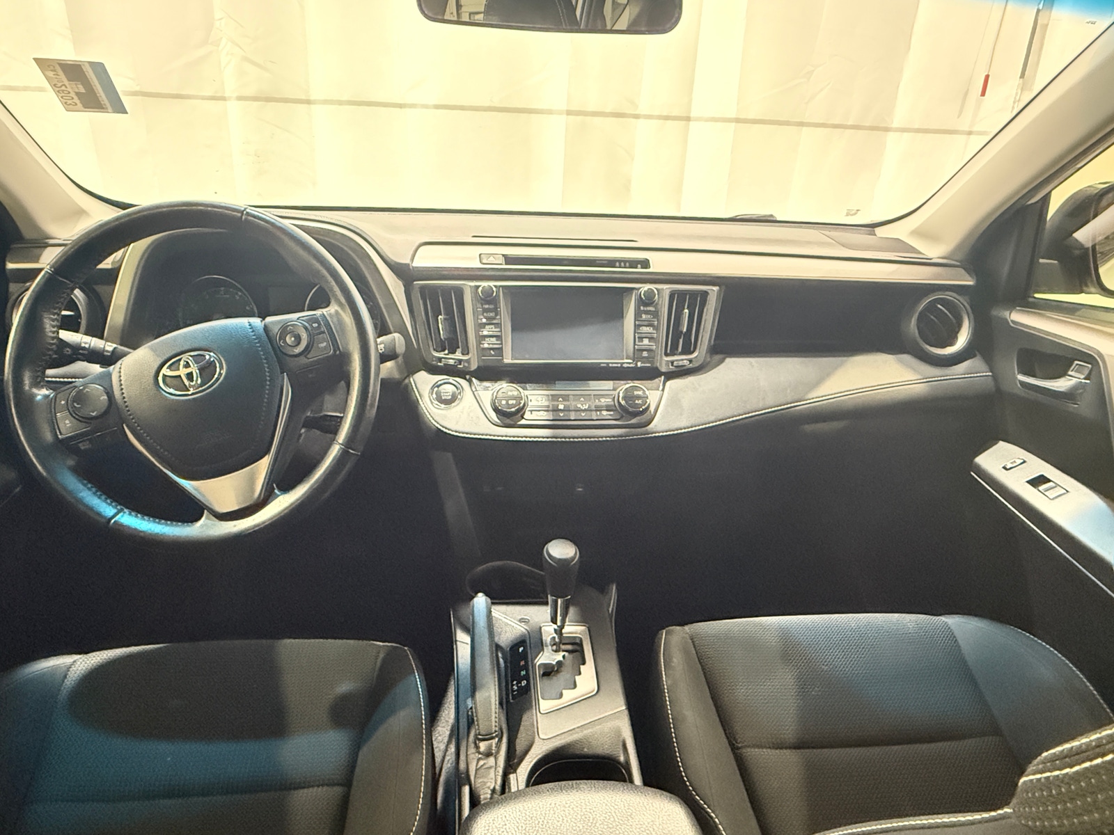 Thumbnail: 2017 Toyota RAV4 - 3