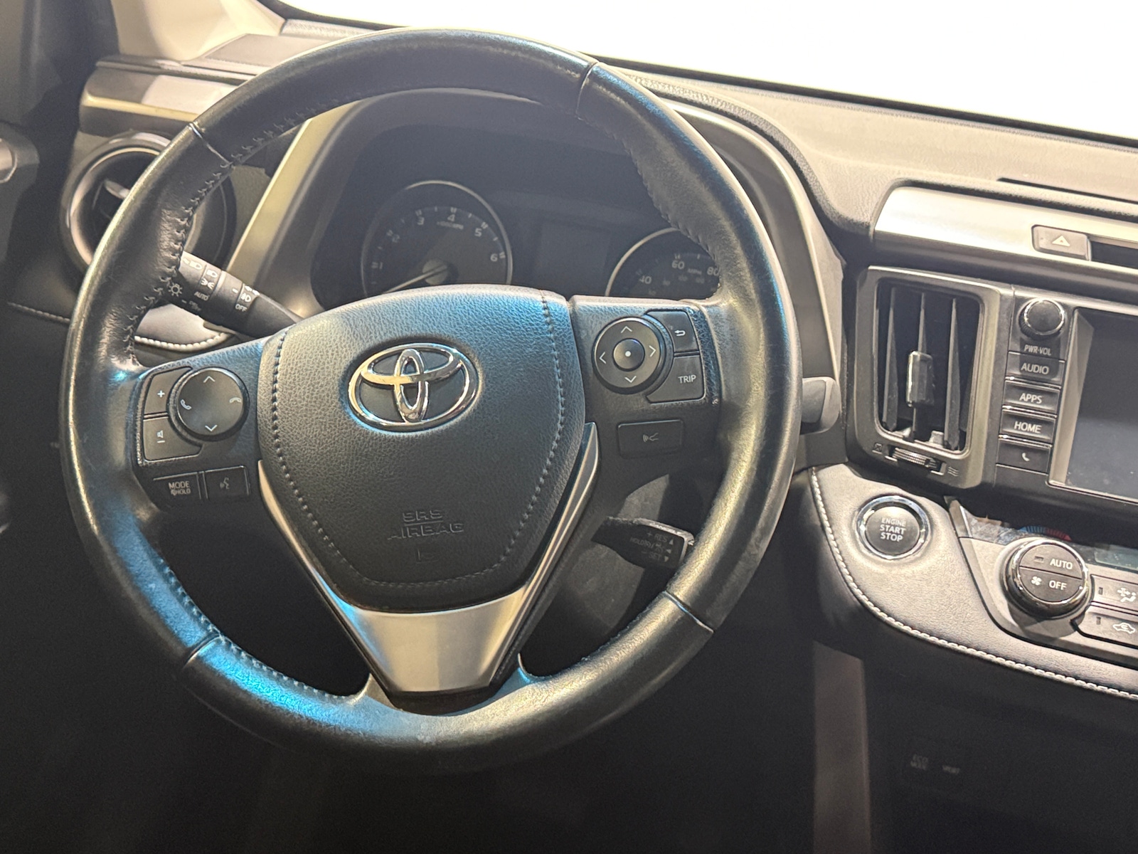 Thumbnail: 2017 Toyota RAV4 - 5