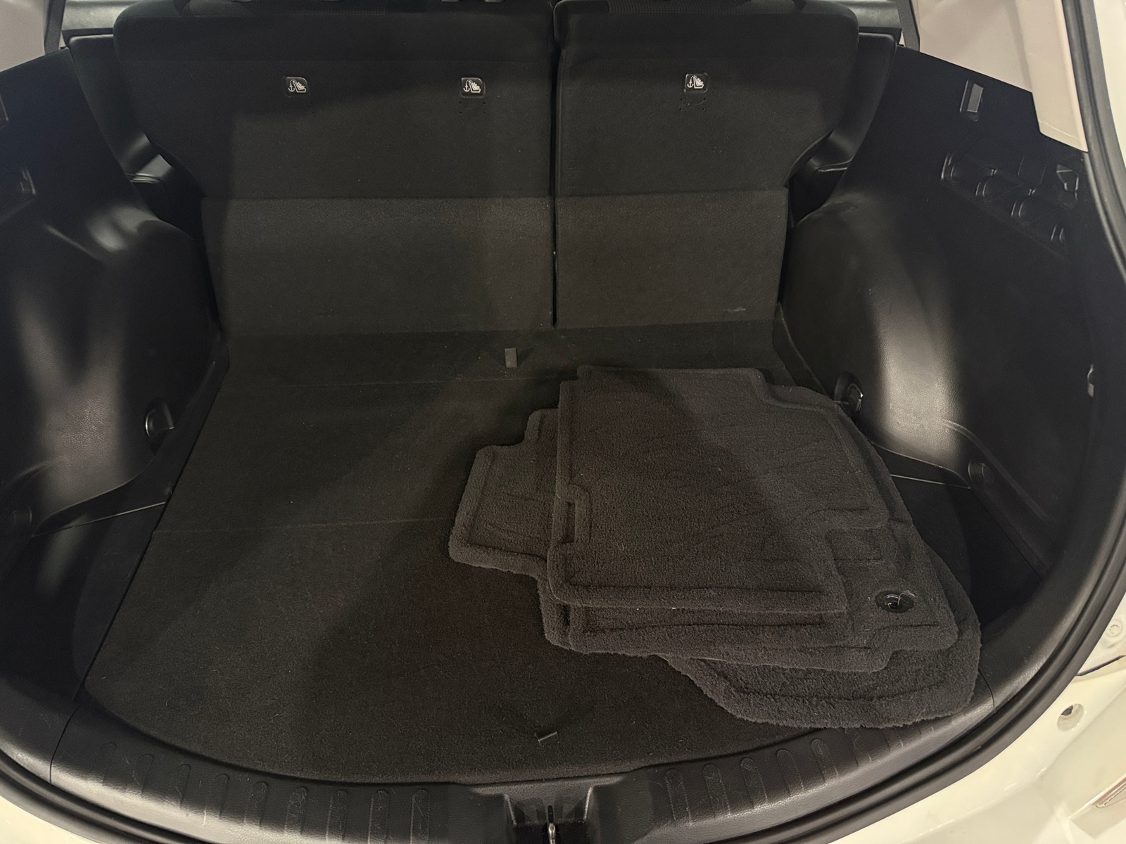 Thumbnail: 2017 Toyota RAV4 - 7