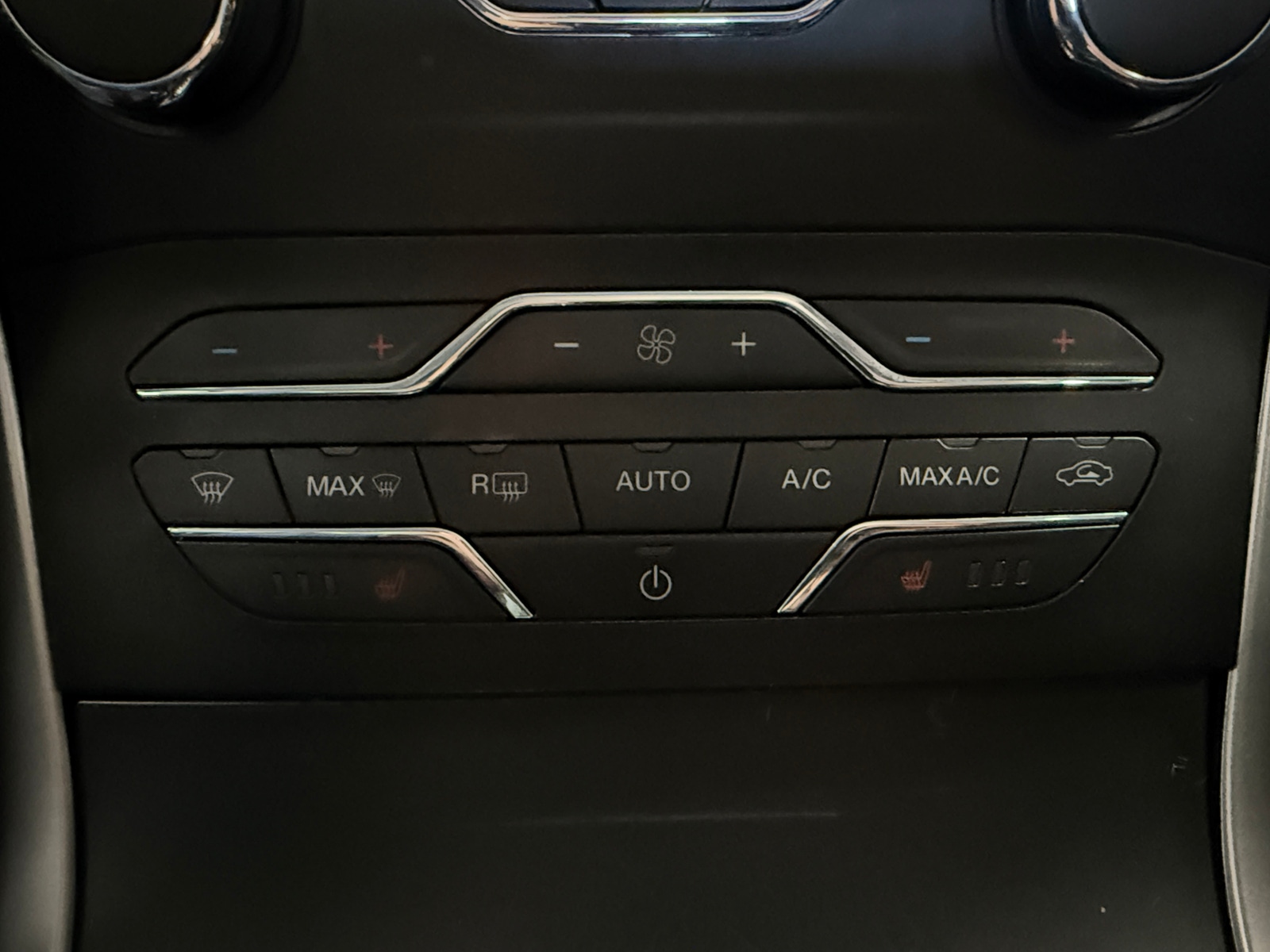 Thumbnail: 2019 Ford Edge - 4