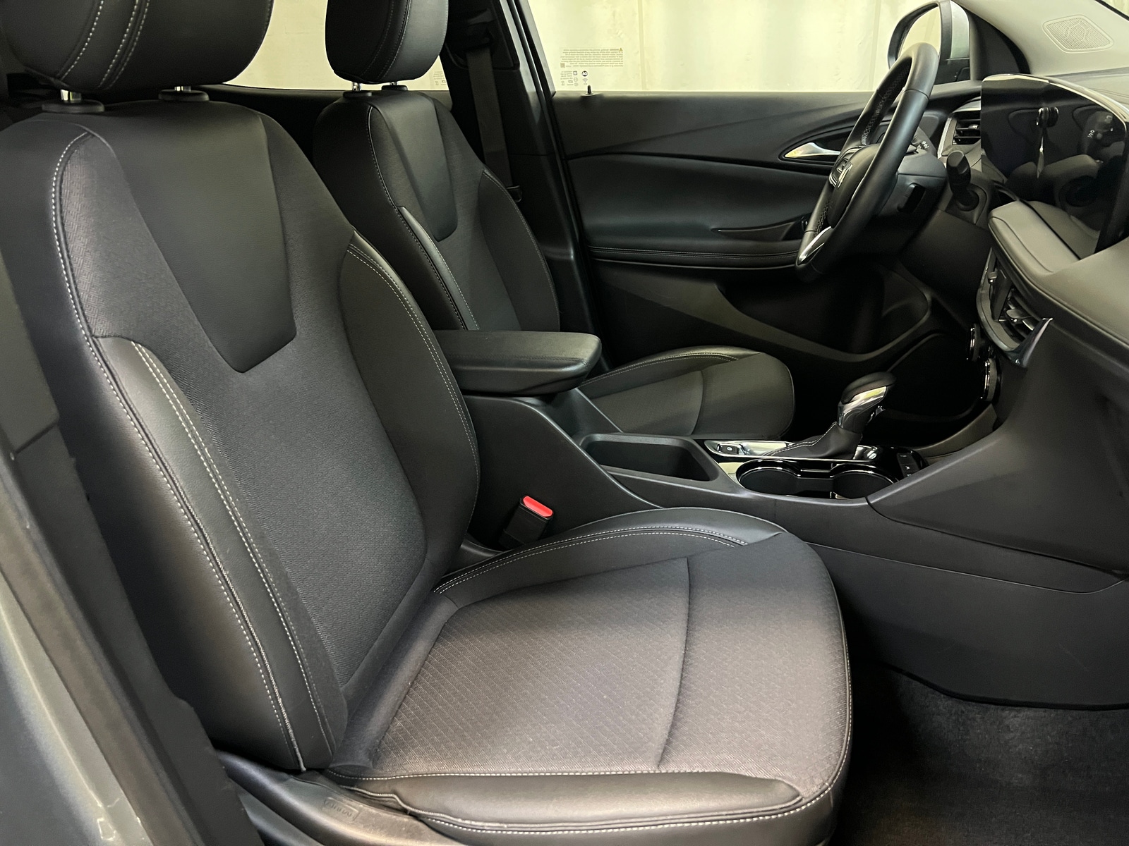 Thumbnail: 2025 Buick Encore GX - 2