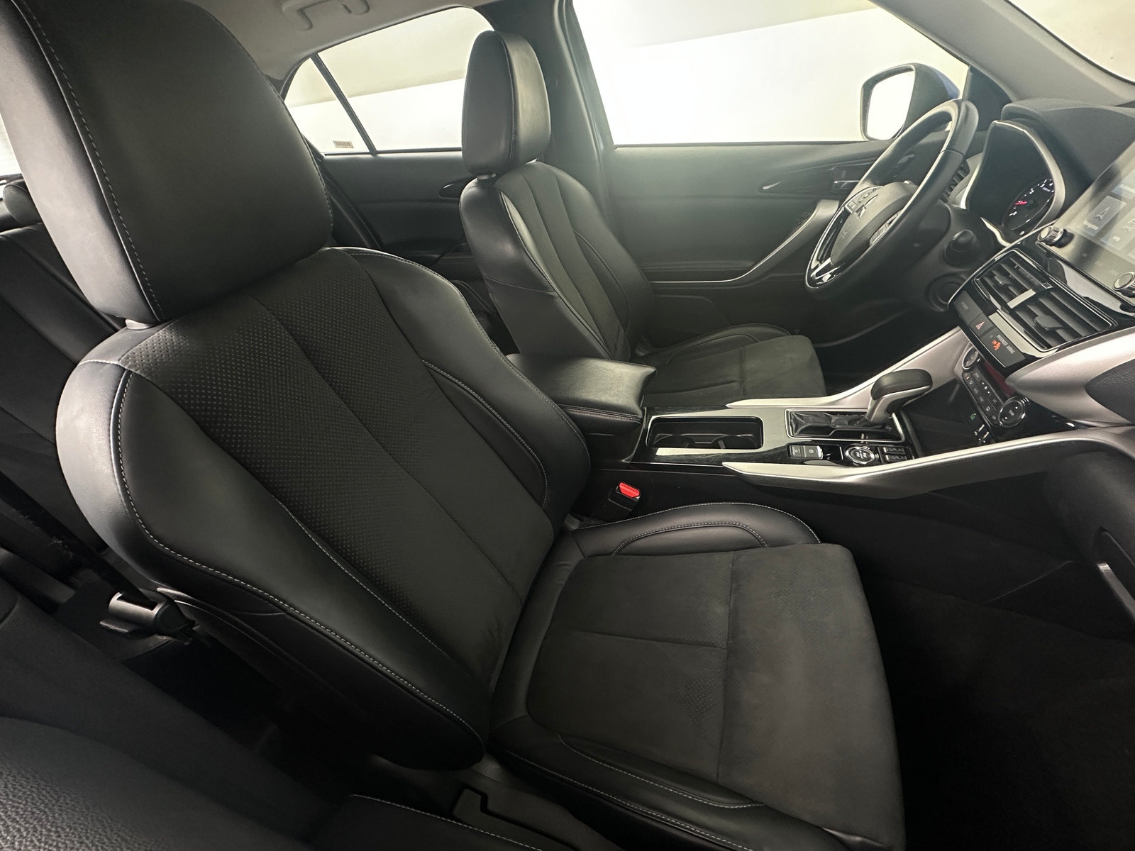 Thumbnail: 2024 Mitsubishi Eclipse Cross - 2