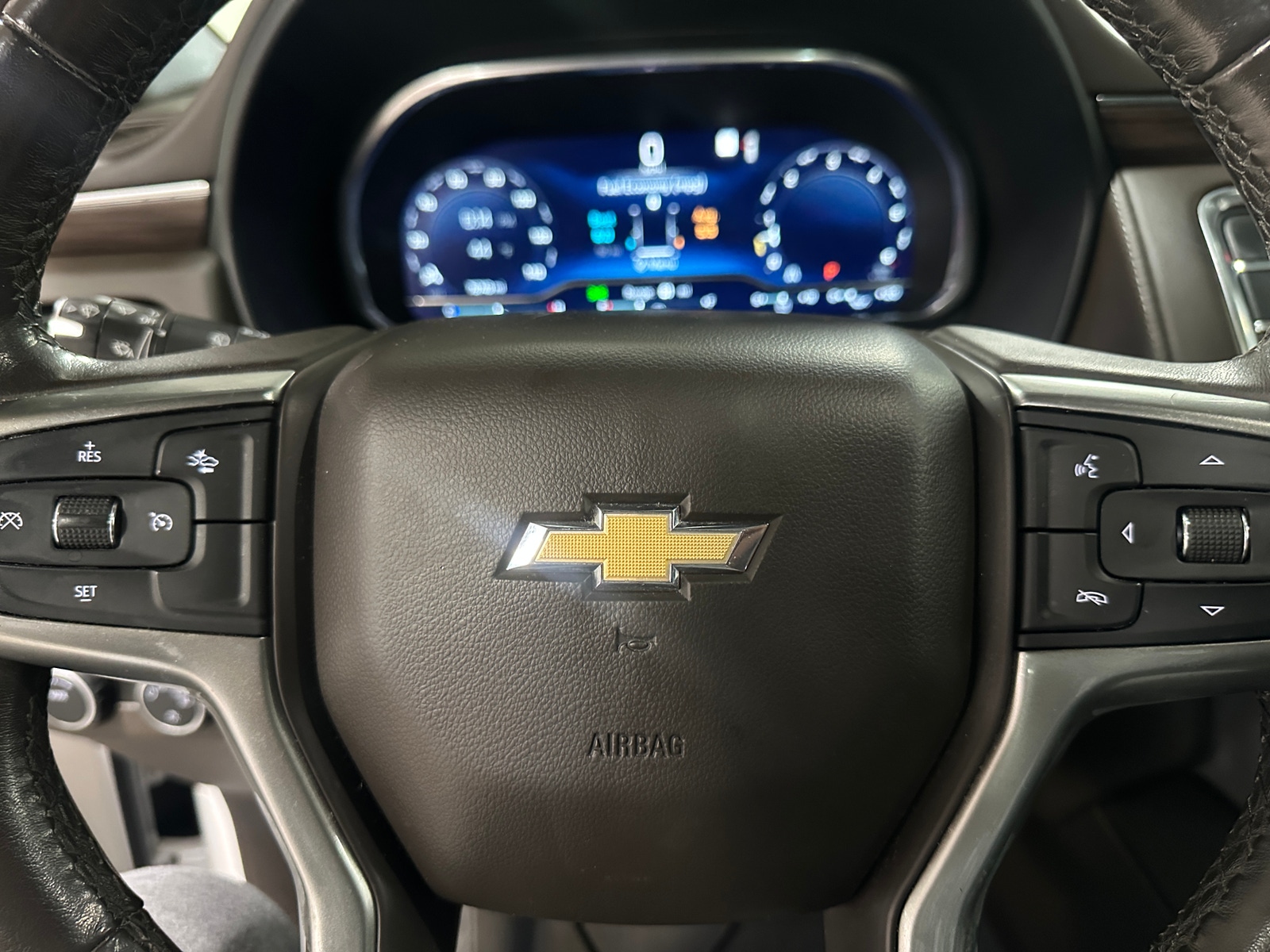 Thumbnail: 2022 Chevrolet Suburban - 4