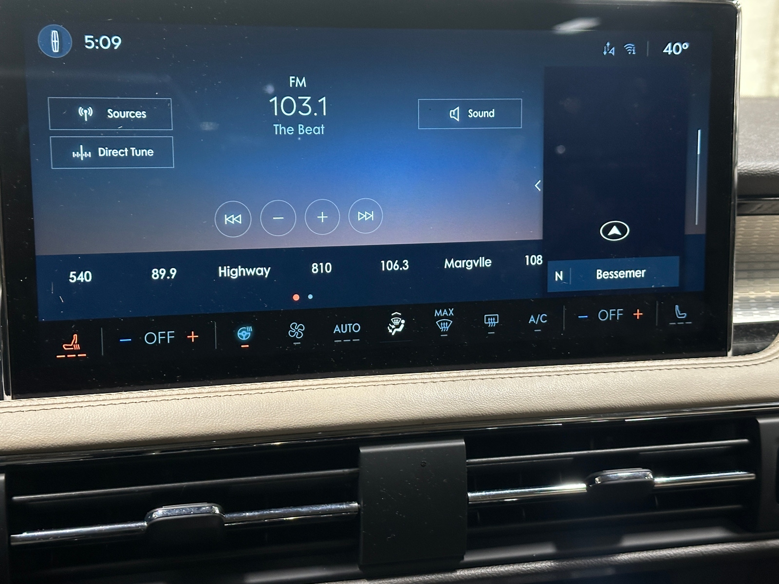 Thumbnail: 2023 Lincoln Corsair - 3