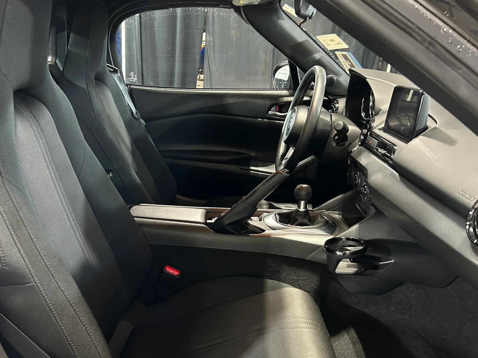 Thumbnail: 2022 Mazda MX-5 Miata - 2