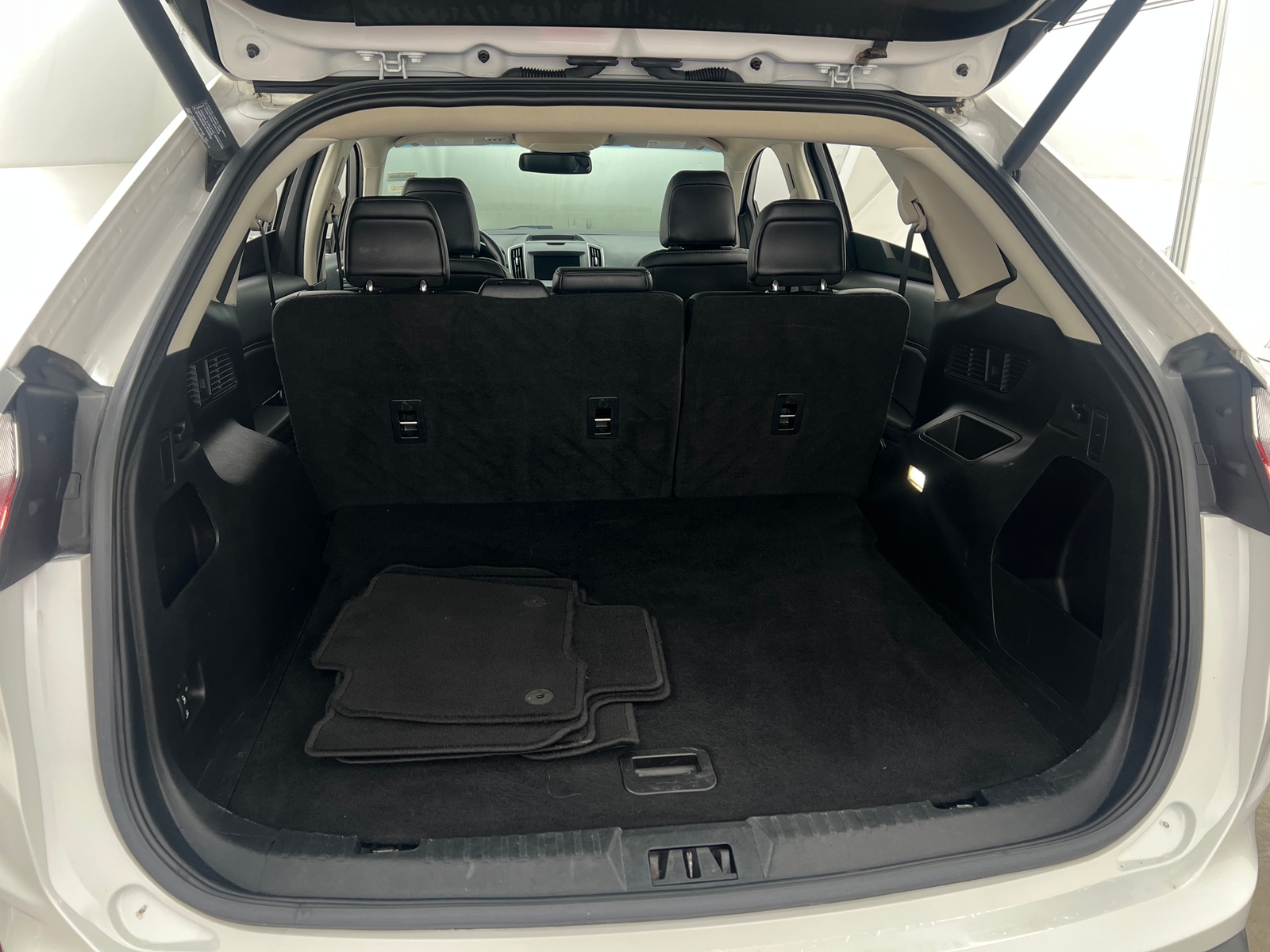 Thumbnail: 2020 Ford Edge - 6