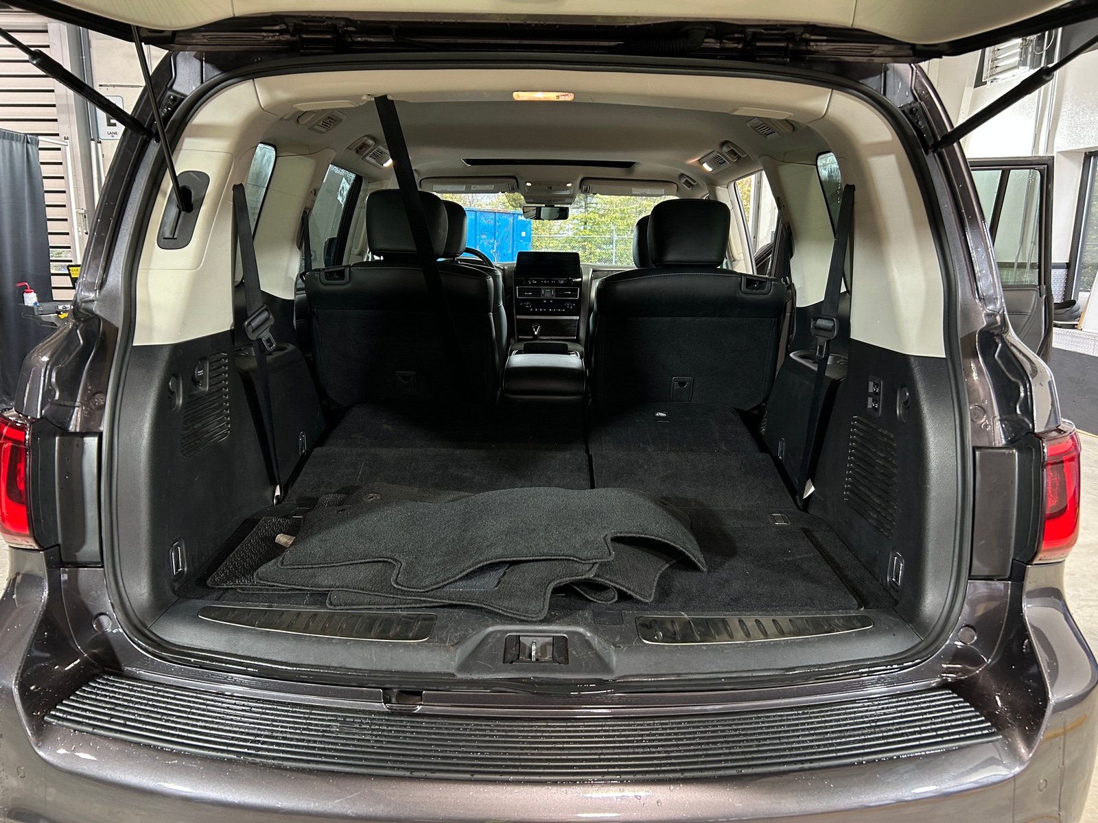 Thumbnail: 2024 INFINITI QX80 - 6