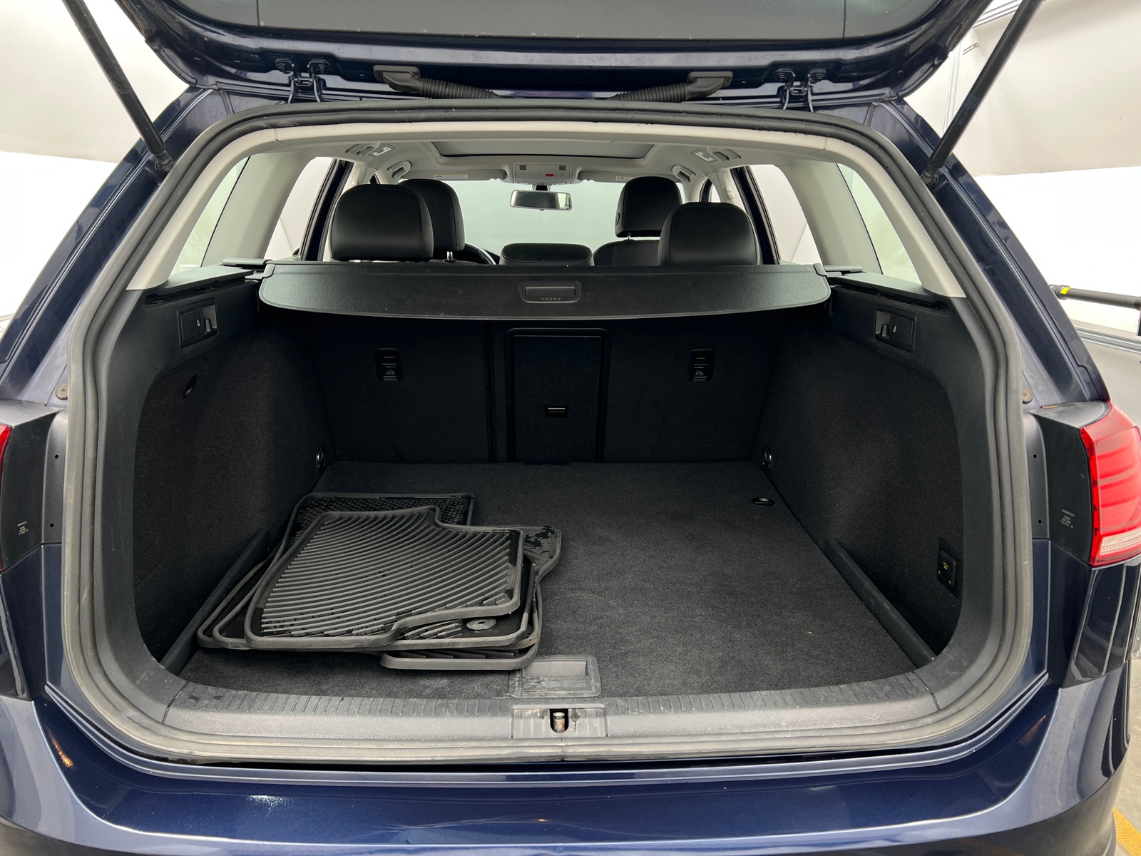 Thumbnail: 2019 Volkswagen Golf - 6