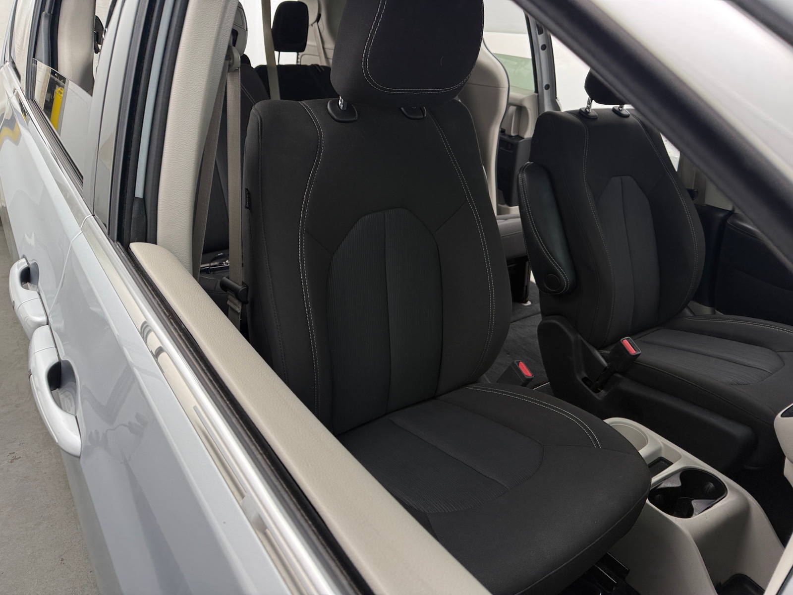 Thumbnail: 2023 Chrysler Voyager - 2