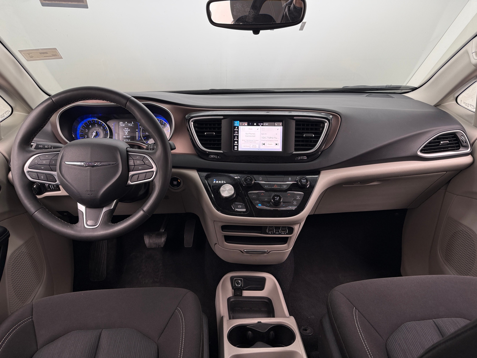 Thumbnail: 2023 Chrysler Voyager - 3