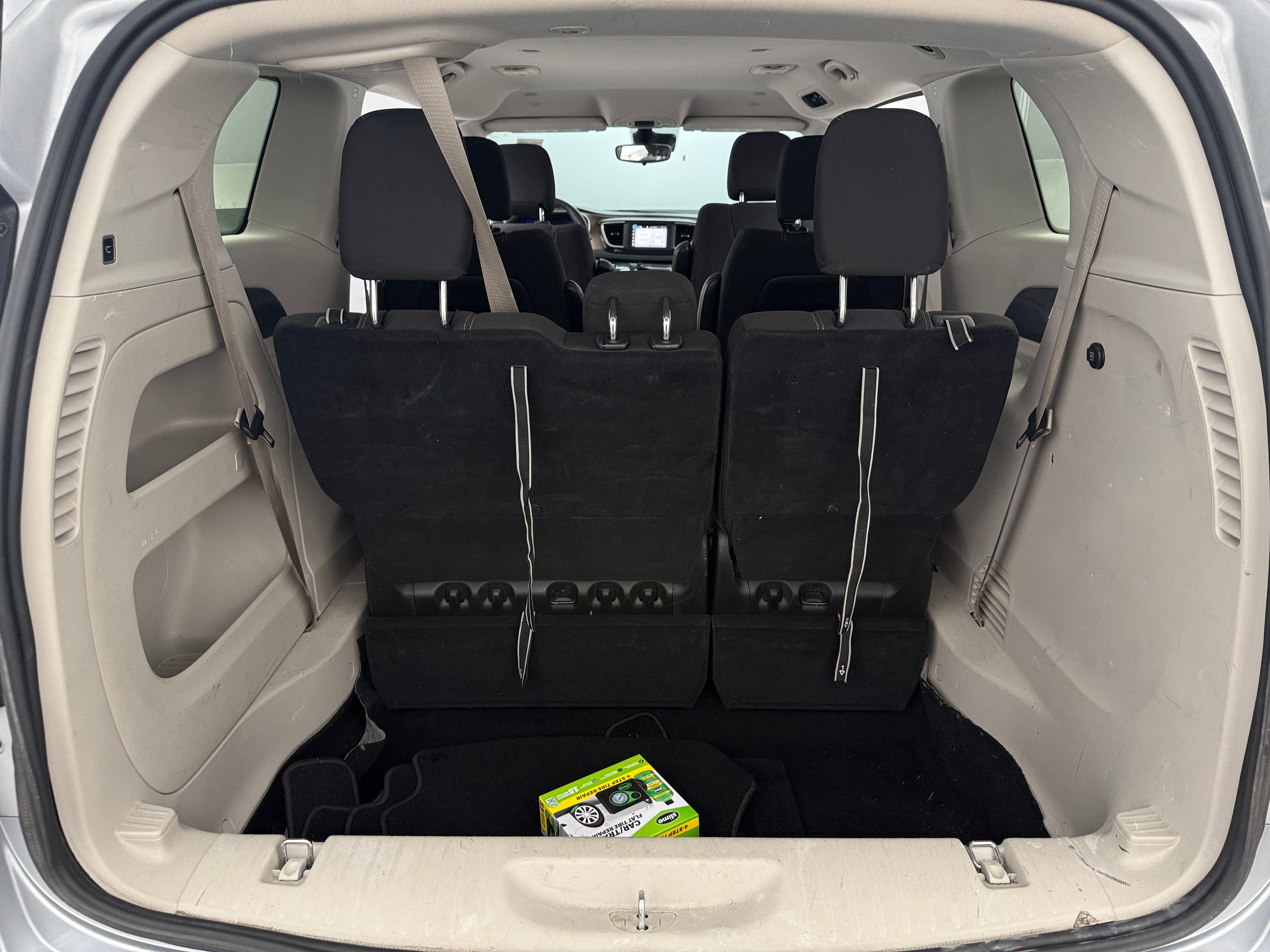 2023 Chrysler Voyager