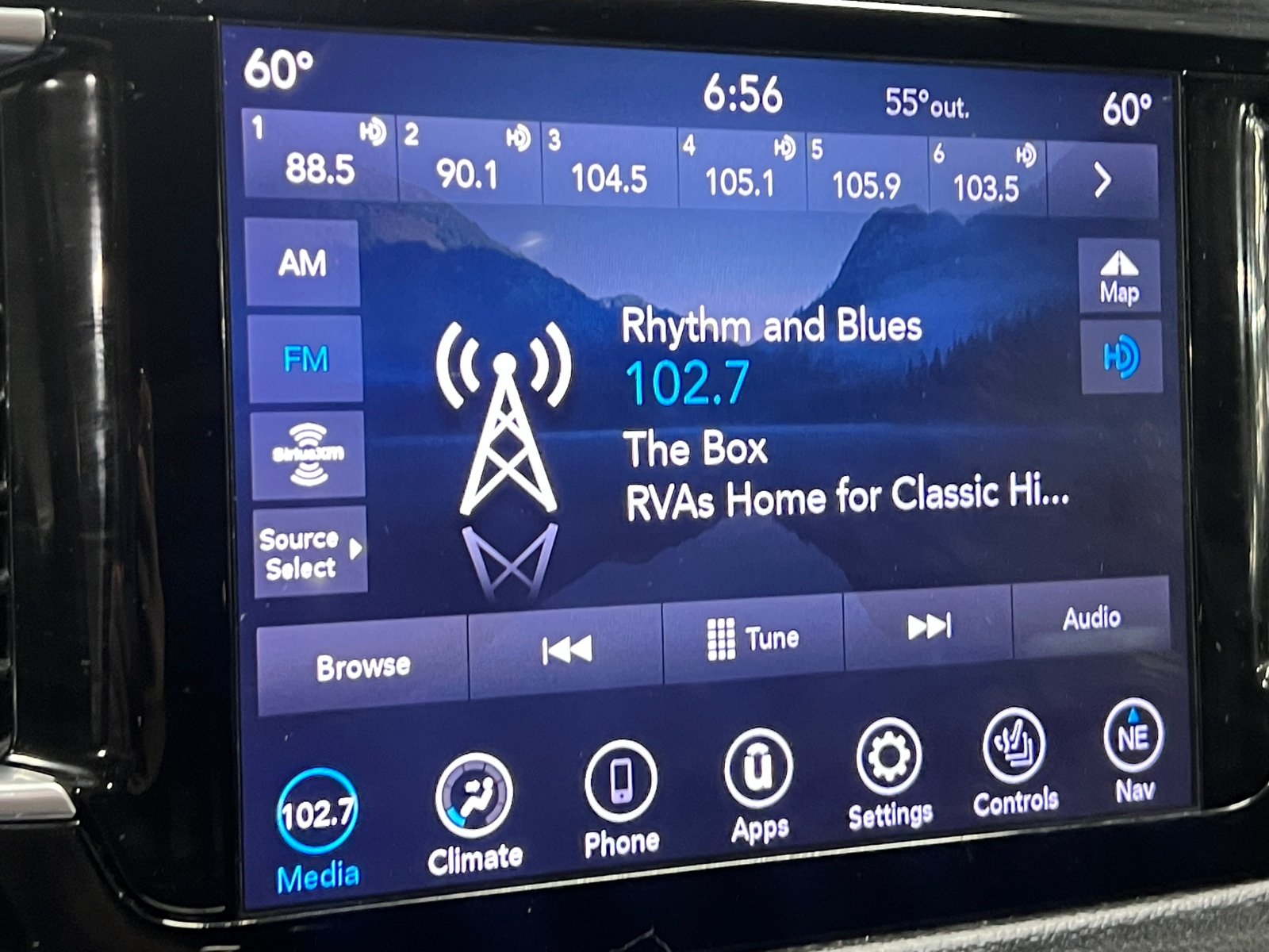 Thumbnail: 2019 Chrysler Pacifica - 4