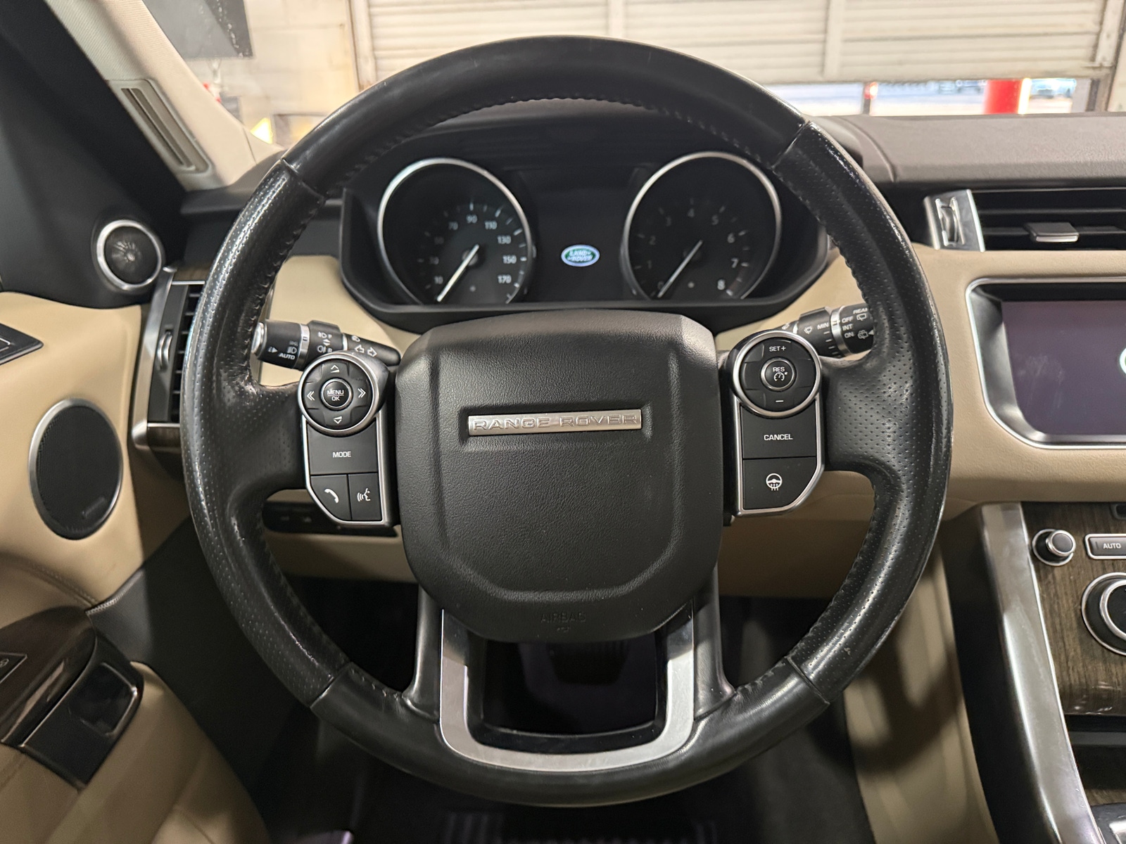 Thumbnail: 2017 Land Rover Range Rover Sport - 4