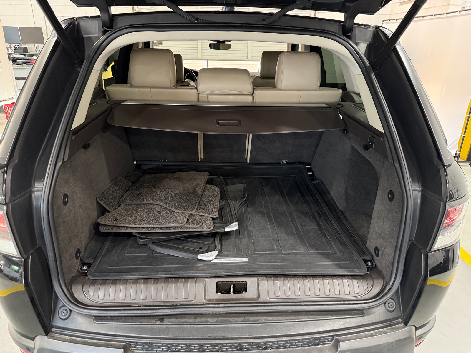 Thumbnail: 2017 Land Rover Range Rover Sport - 6