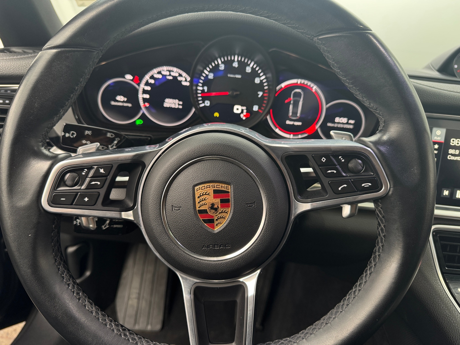 Thumbnail: 2018 Porsche Panamera - 4