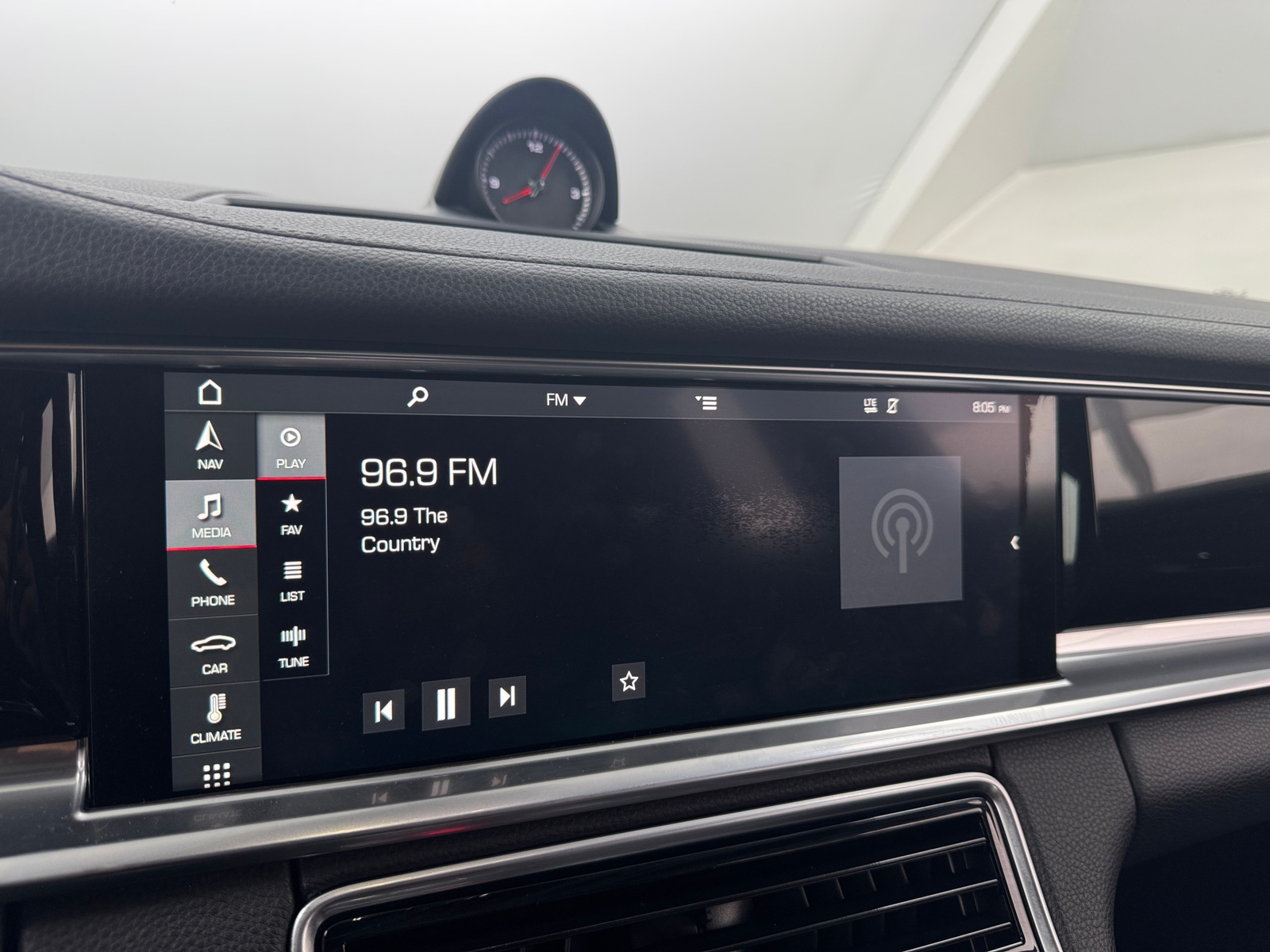 Thumbnail: 2018 Porsche Panamera - 3