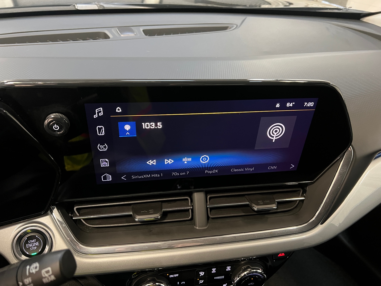 Thumbnail: 2025 Chevrolet Trax - 4