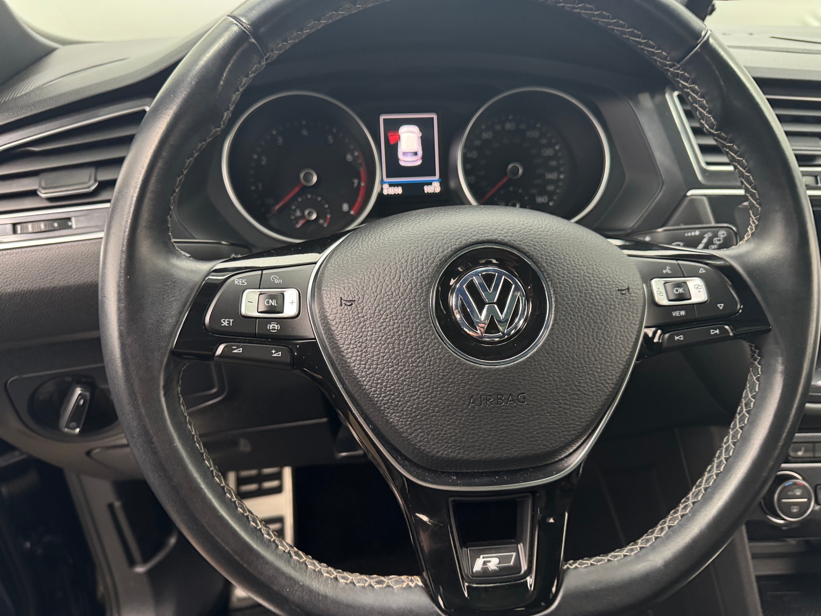 Thumbnail: 2020 Volkswagen Tiguan - 4