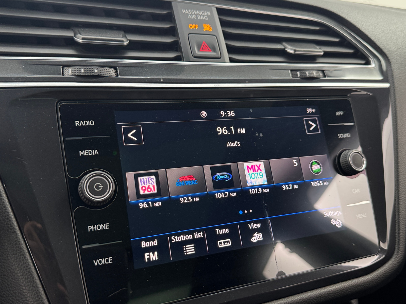 Thumbnail: 2020 Volkswagen Tiguan - 3