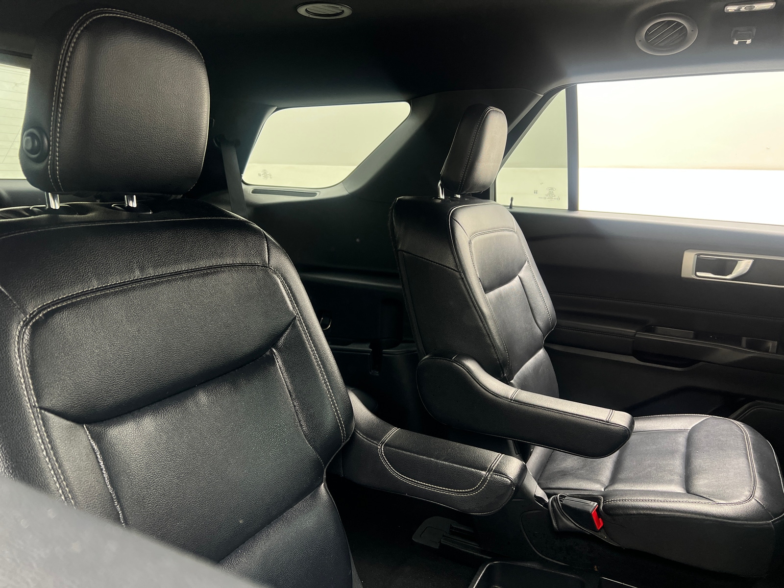 Thumbnail: 2020 Ford Explorer - 5