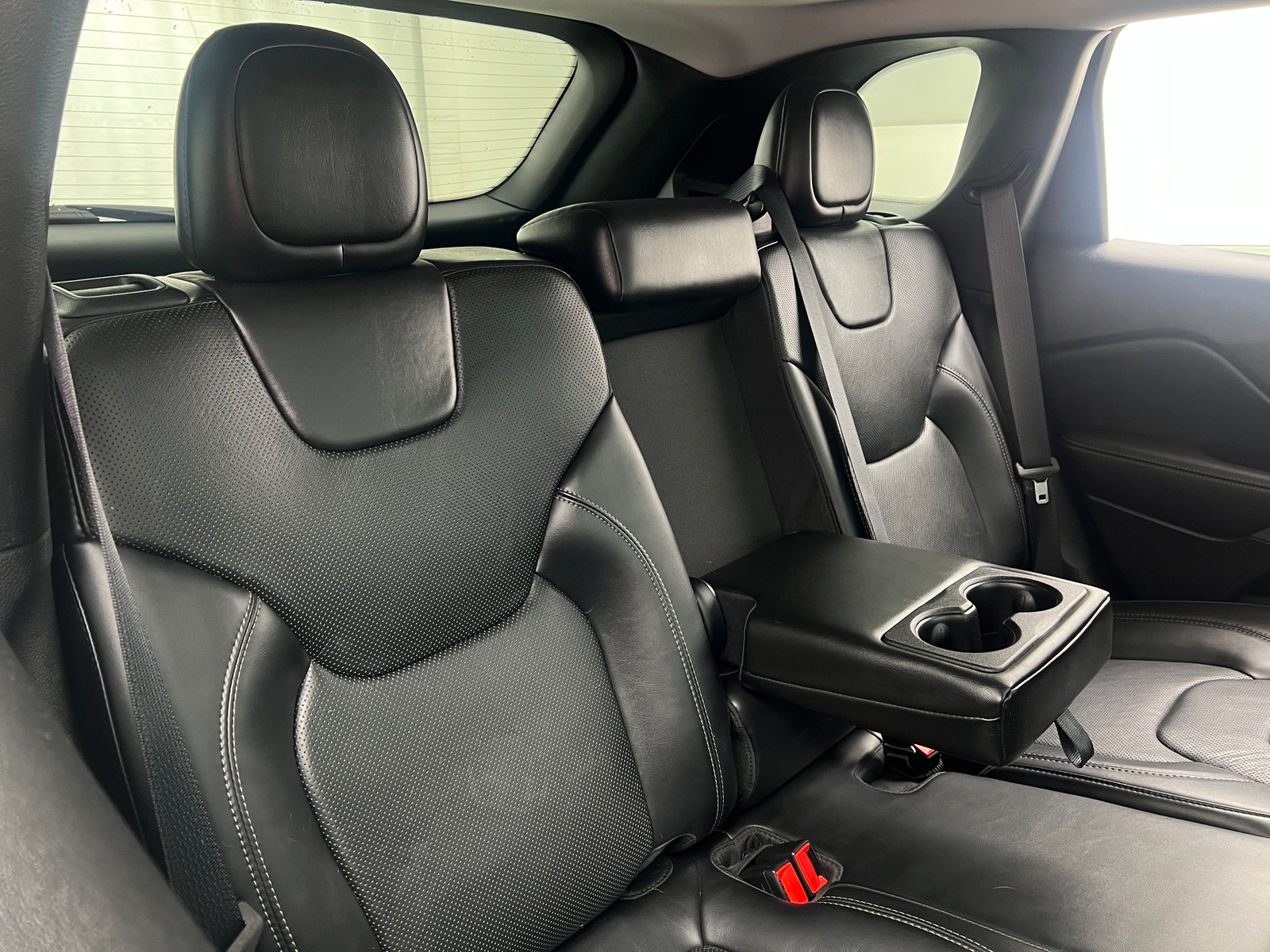 Thumbnail: 2020 Jeep Cherokee - 5