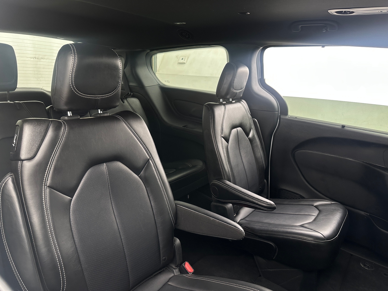 Thumbnail: 2025 Chrysler Pacifica - 5