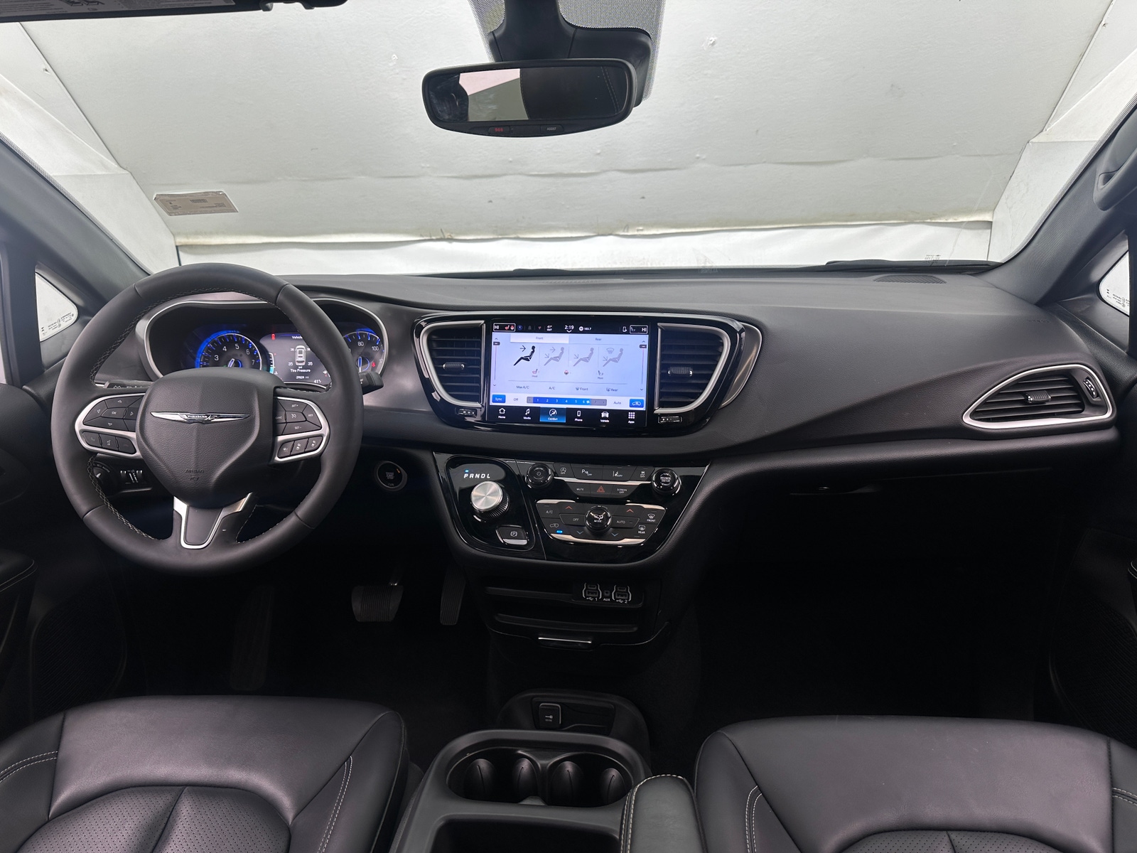 Thumbnail: 2025 Chrysler Pacifica - 2