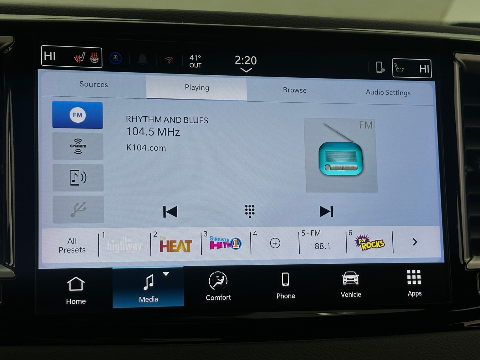 Thumbnail: 2025 Chrysler Pacifica - 3