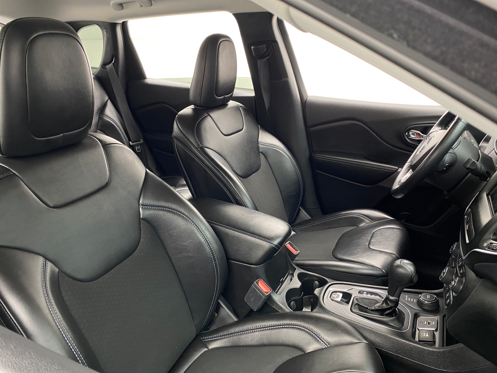 Thumbnail: 2019 Jeep Cherokee - 2