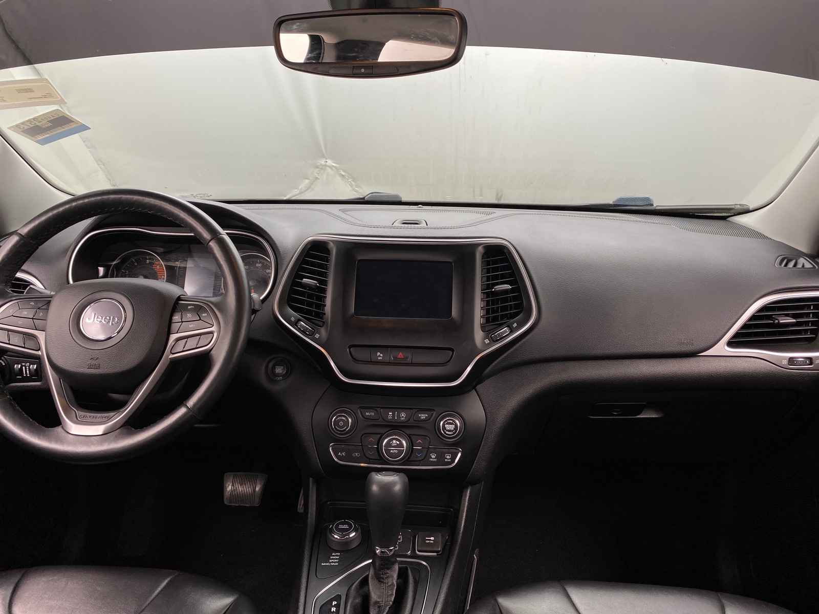 Thumbnail: 2019 Jeep Cherokee - 3