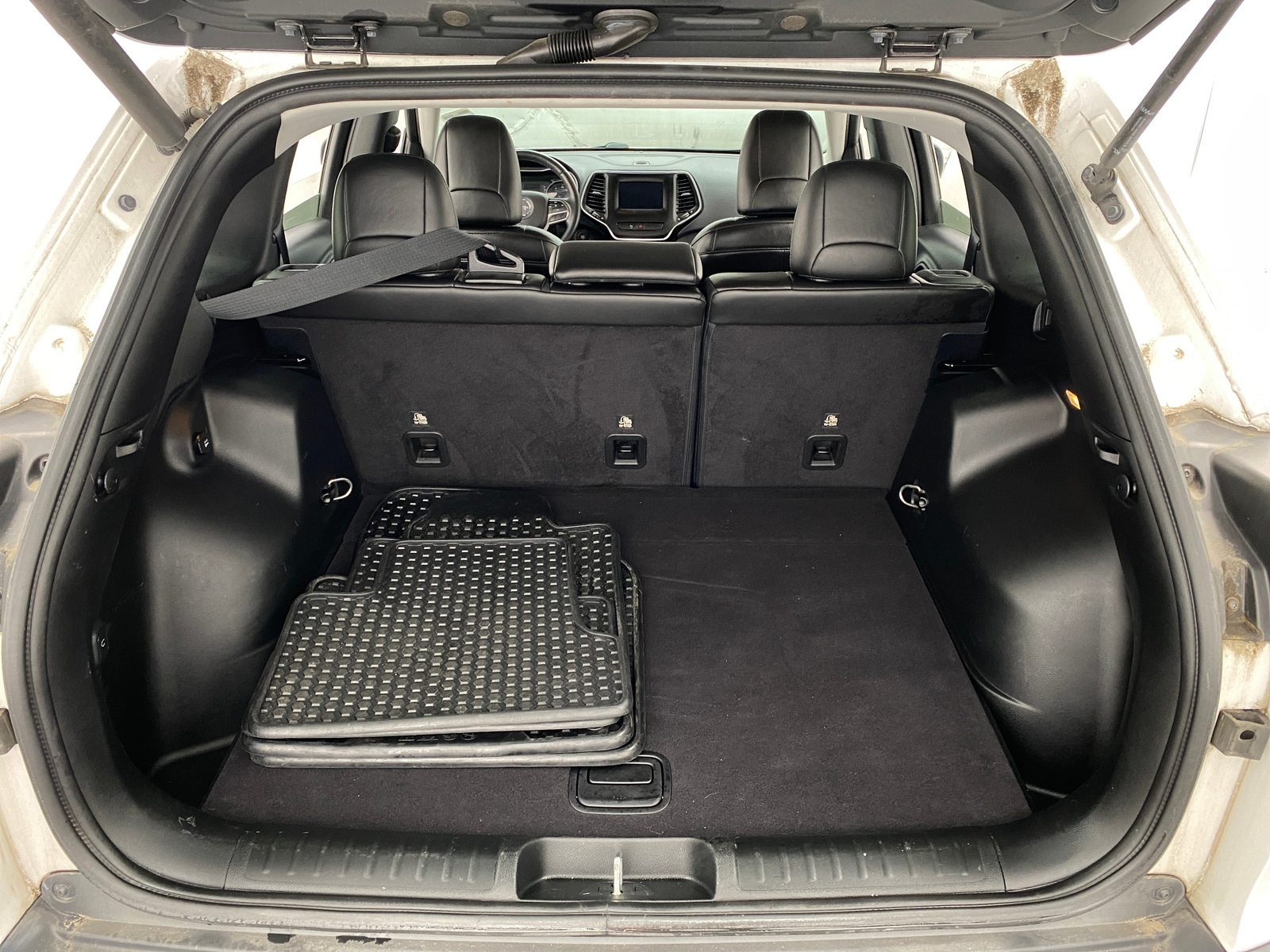 Thumbnail: 2019 Jeep Cherokee - 7