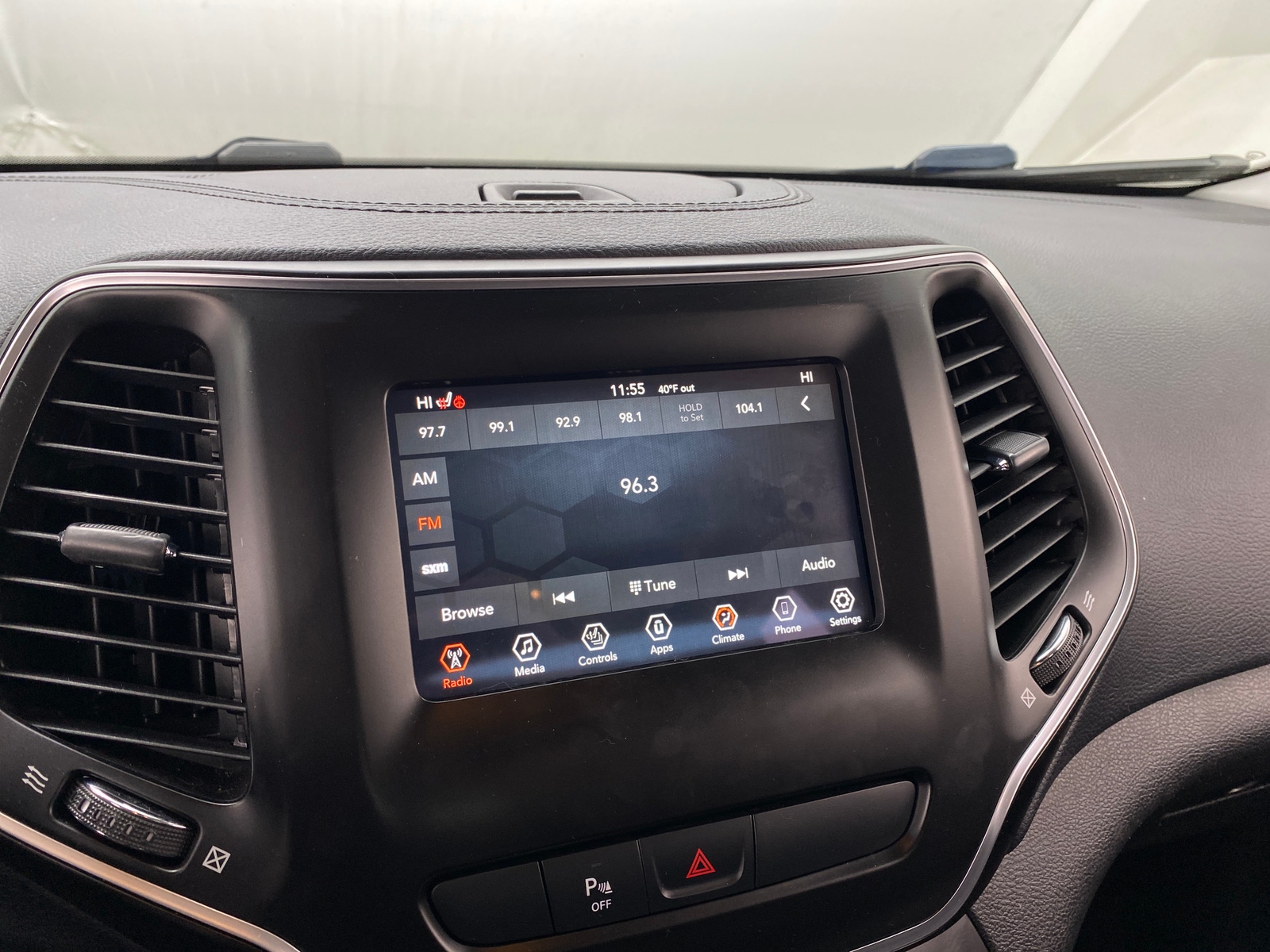 Thumbnail: 2019 Jeep Cherokee - 4