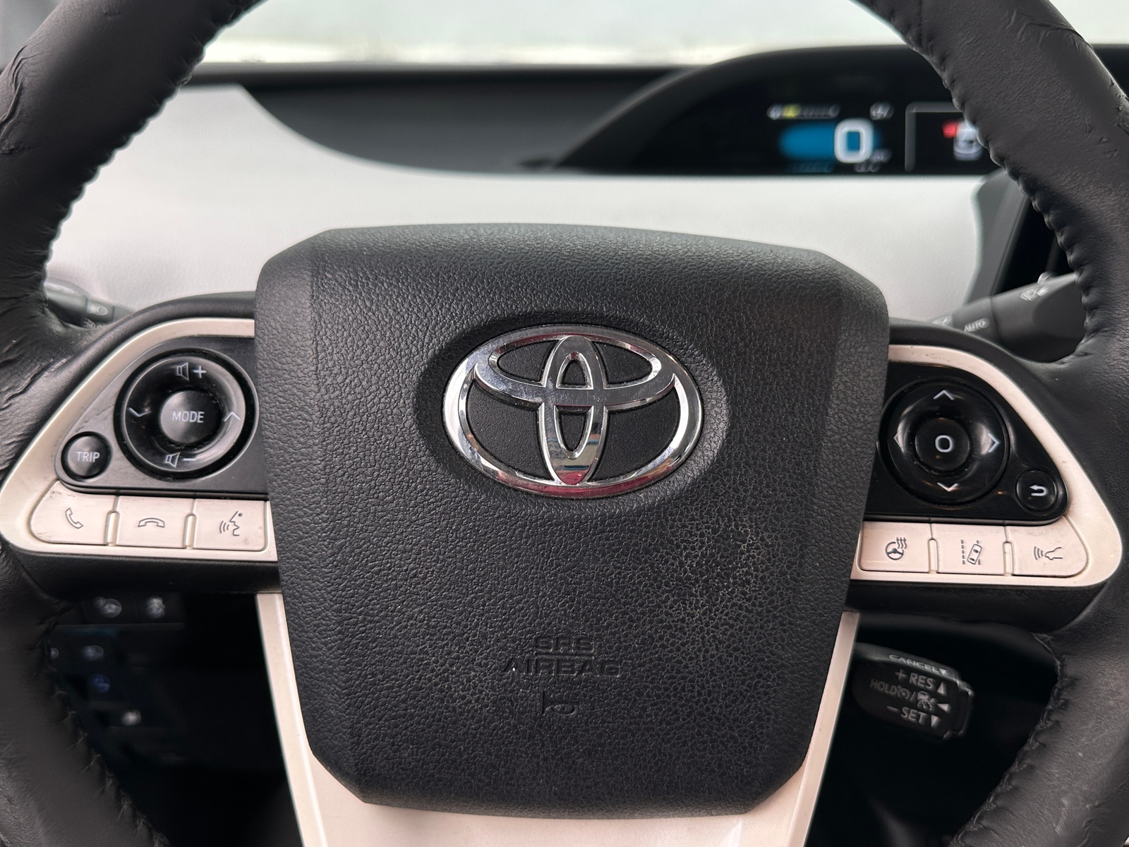 Thumbnail: 2017 Toyota Prius Prime - 5