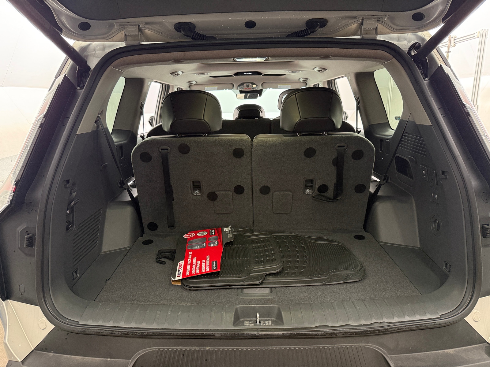 Thumbnail: 2024 Kia EV9 - 6