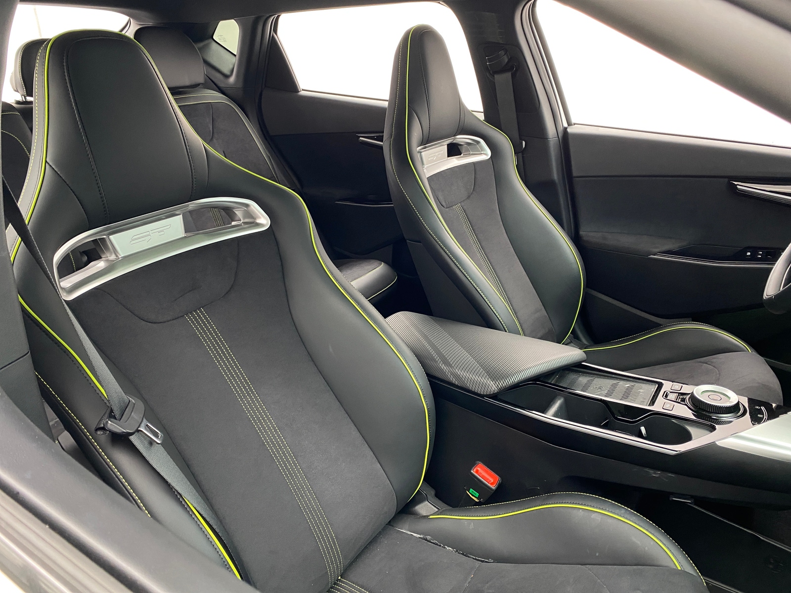 Thumbnail: 2023 Kia EV6 - 2