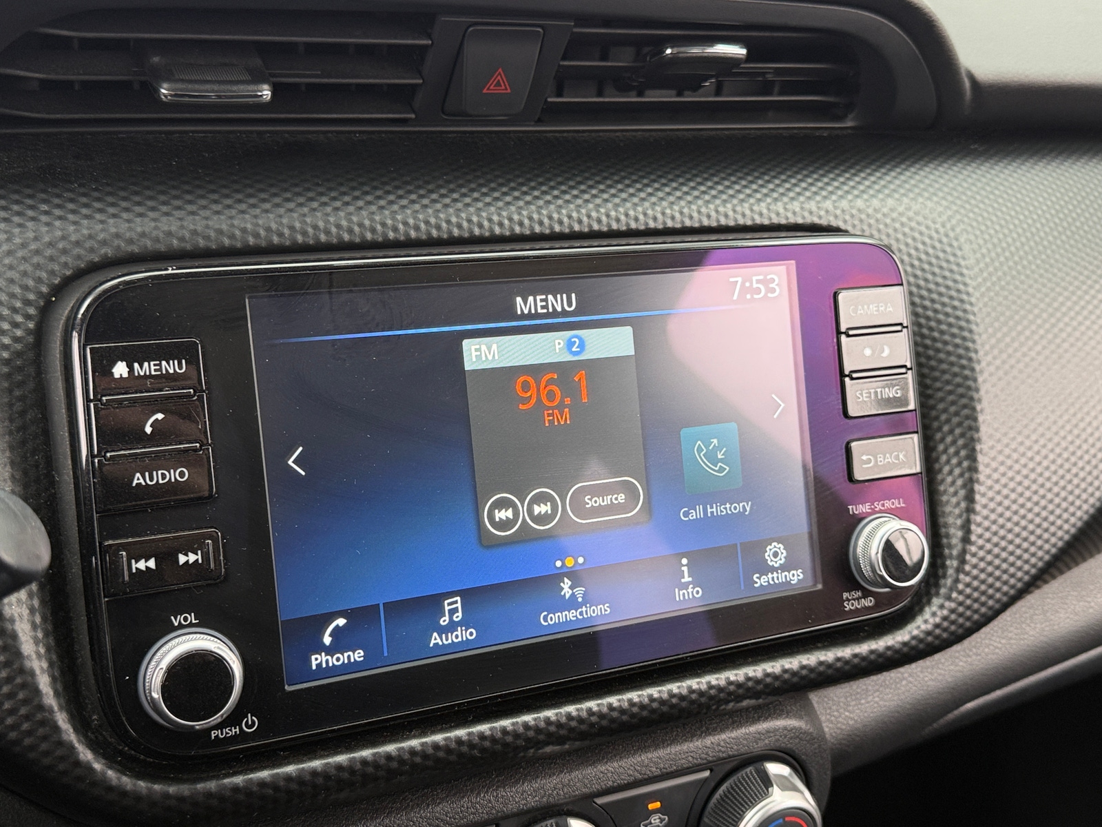 Thumbnail: 2023 Nissan Kicks - 4