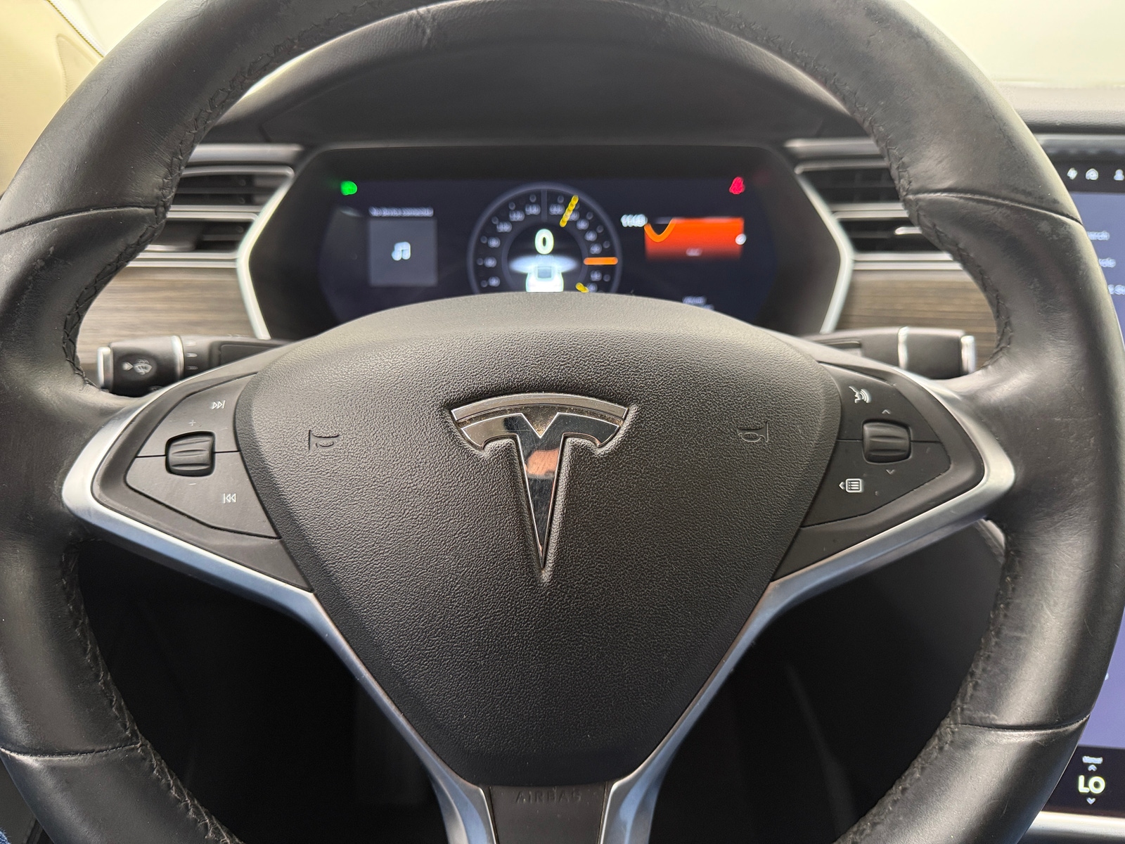 Thumbnail: 2014 Tesla Model S - 4