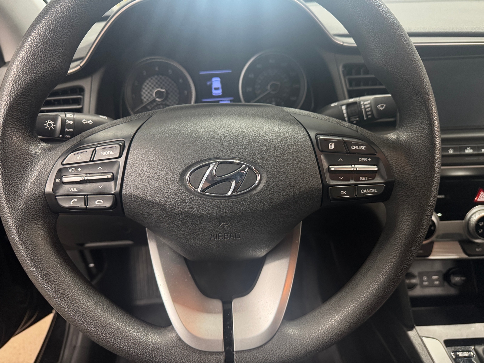 Thumbnail: 2019 Hyundai Elantra - 5