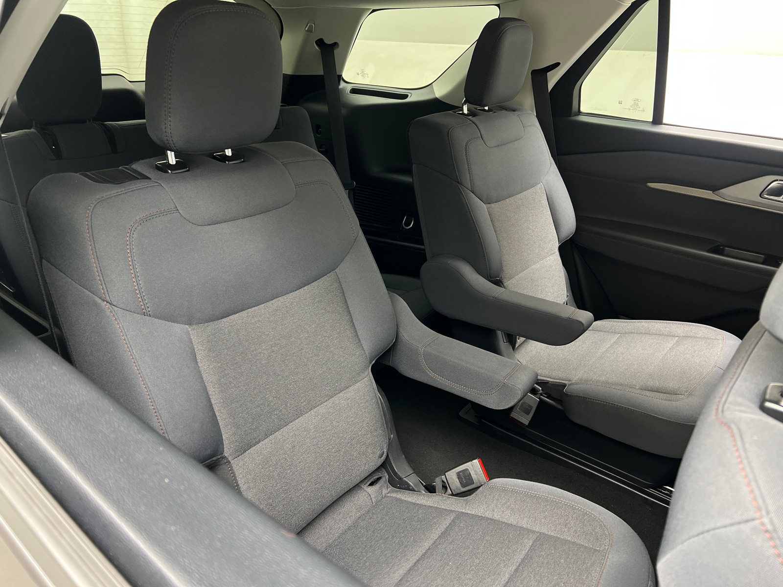 Thumbnail: 2025 Ford Explorer - 6