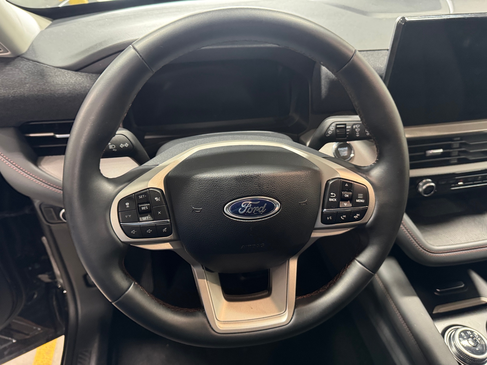 Thumbnail: 2025 Ford Explorer - 5