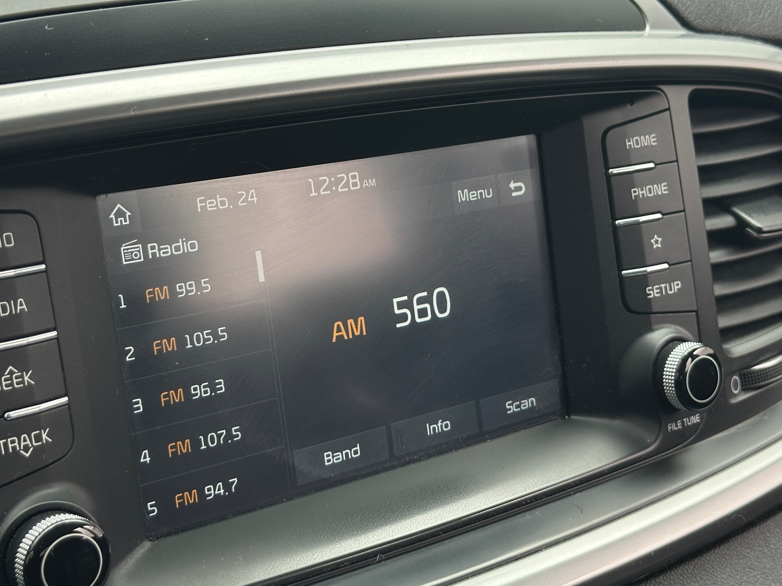 Thumbnail: 2020 Kia Sorento - 3