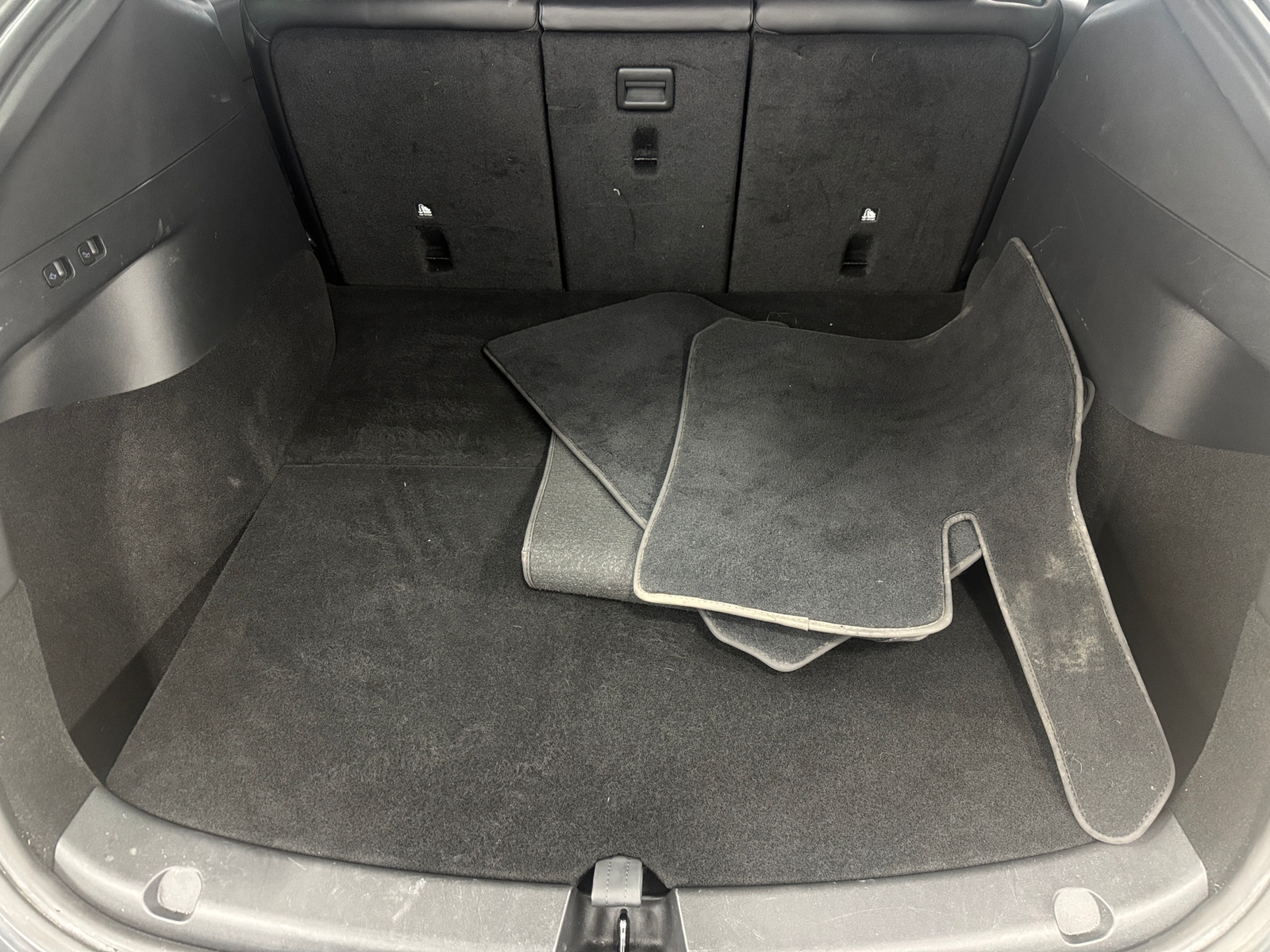 Thumbnail: 2022 Tesla Model Y - 4