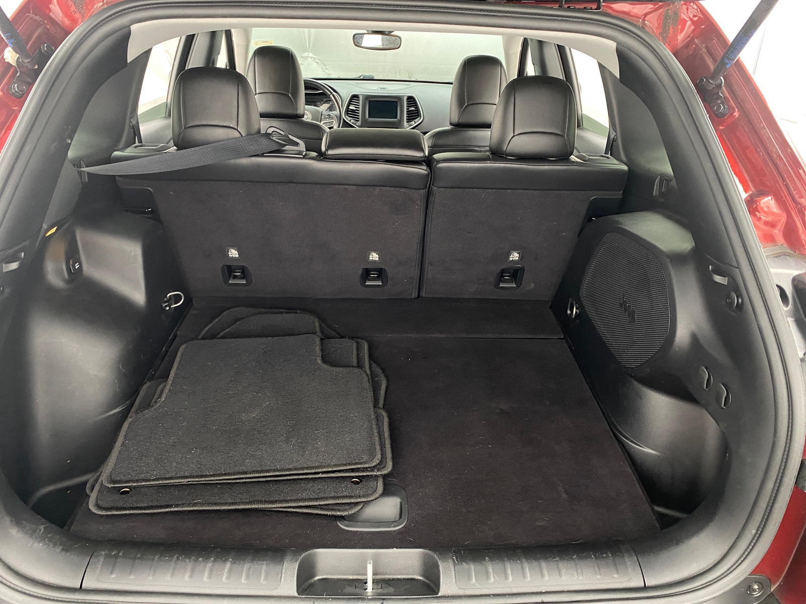 Thumbnail: 2021 Jeep Cherokee - 6