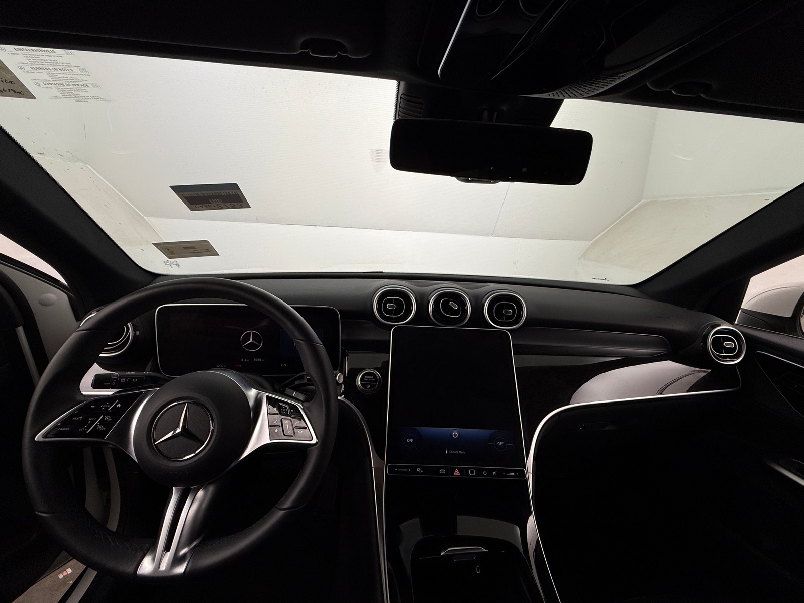 Thumbnail: 2025 Mercedes-Benz GLC - 2