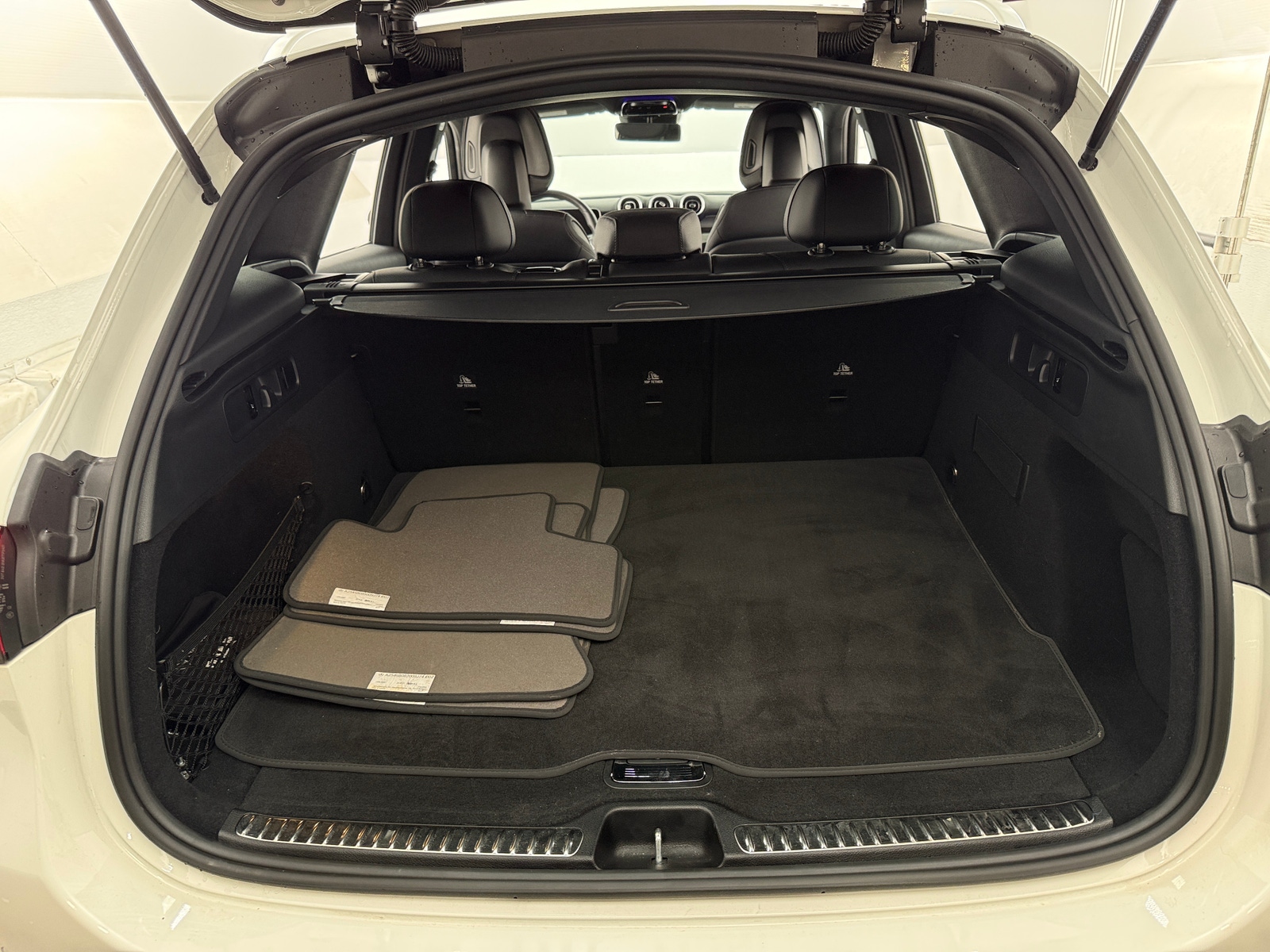 Thumbnail: 2025 Mercedes-Benz GLC - 6